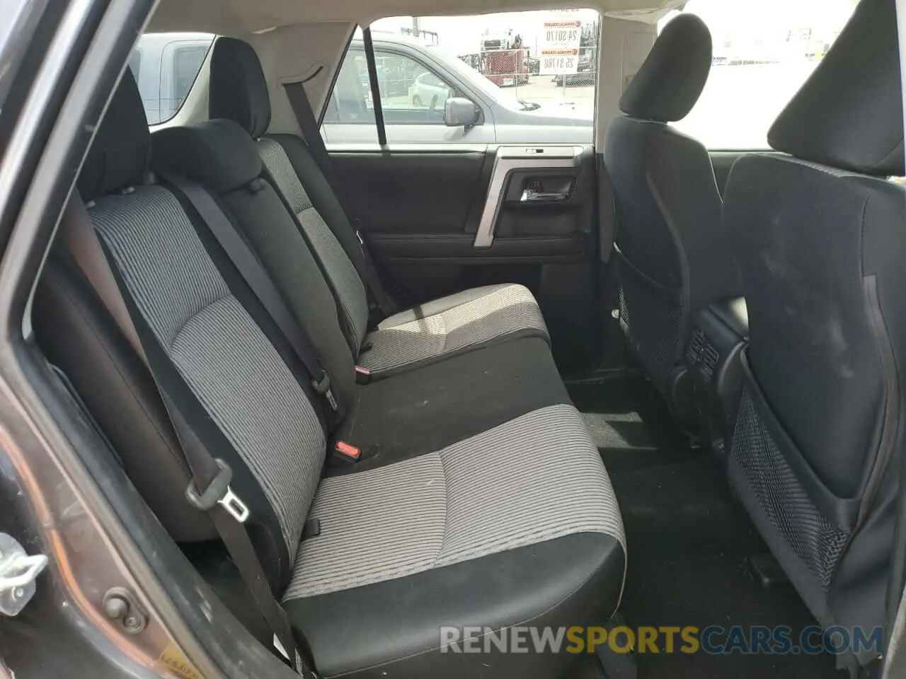 11 fotografías del automóvil dañado JTEMU5JR0M5962609 TOYOTA 4RUNNER 2021