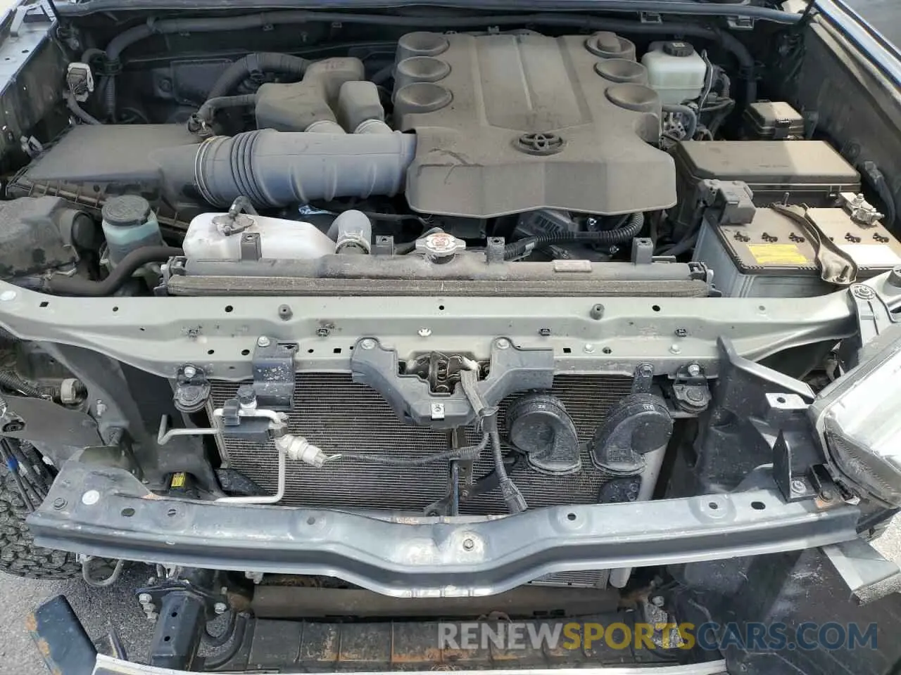 12 fotografías del automóvil dañado JTEMU5JR0M5962609 TOYOTA 4RUNNER 2021