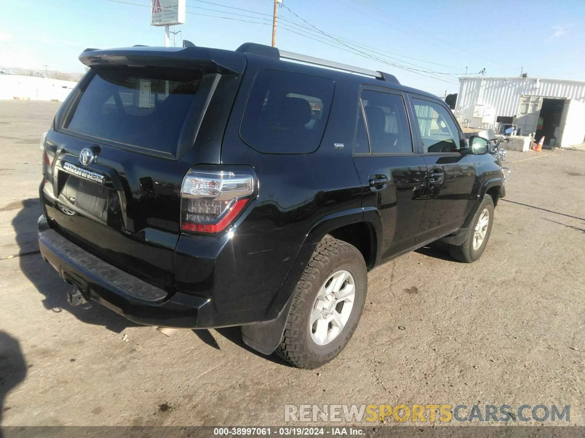 4 fotografías del automóvil dañado JTEMU5JR2M5841127 TOYOTA 4RUNNER 2021