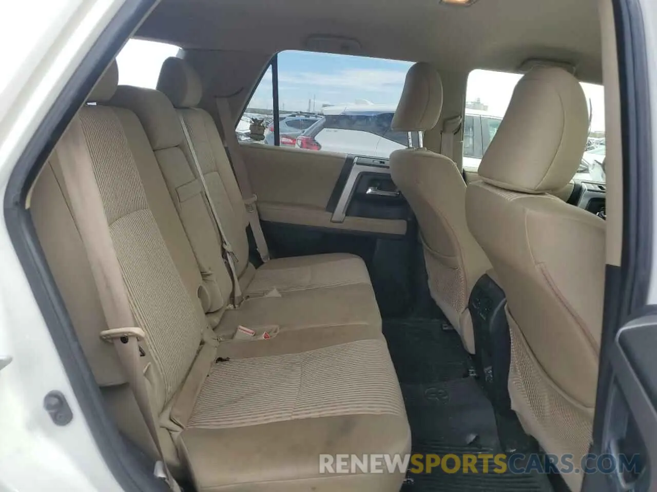 10 fotografías del automóvil dañado JTEMU5JR2M5966631 TOYOTA 4RUNNER 2021