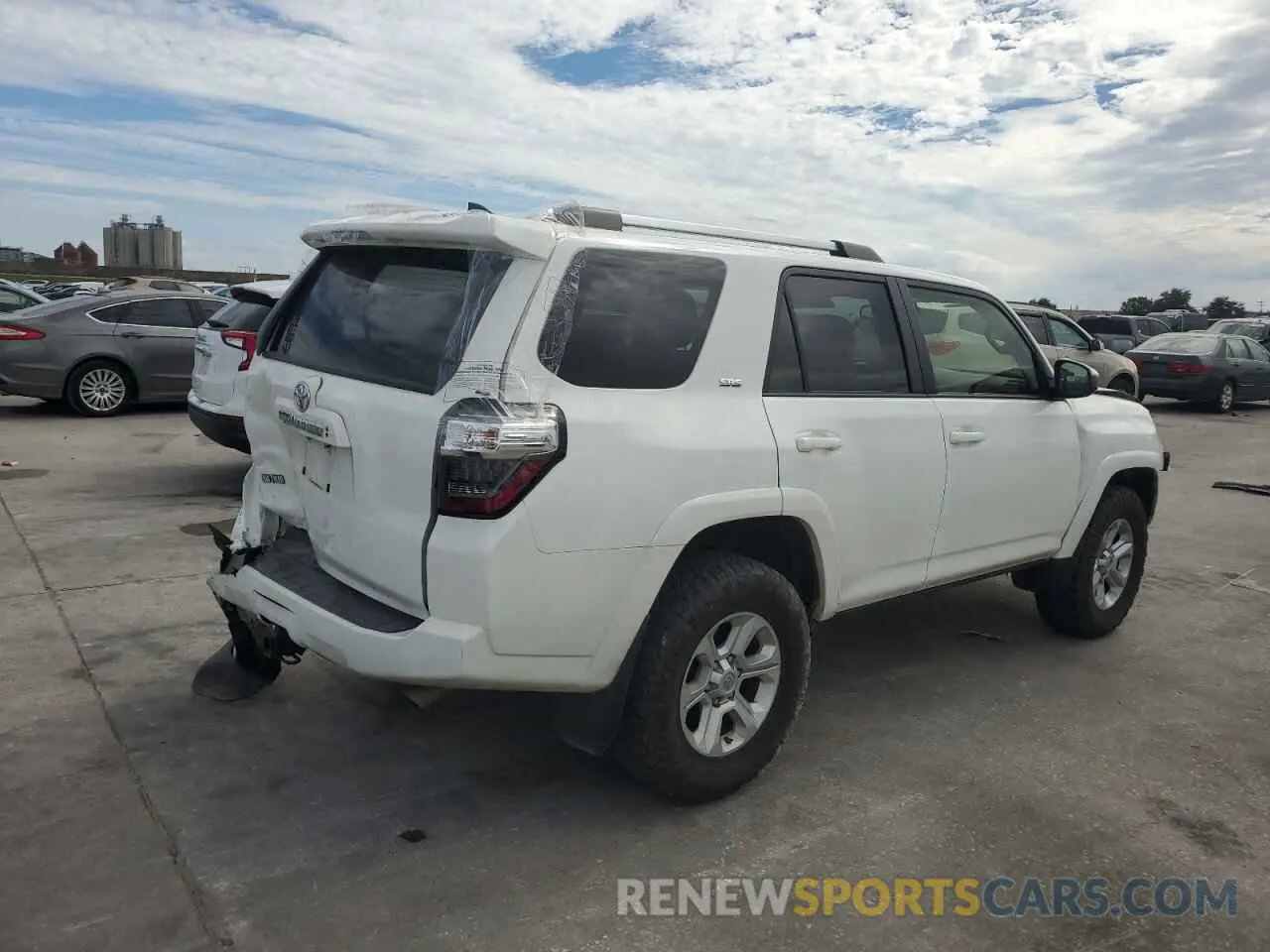 3 fotografías del automóvil dañado JTEMU5JR2M5966631 TOYOTA 4RUNNER 2021