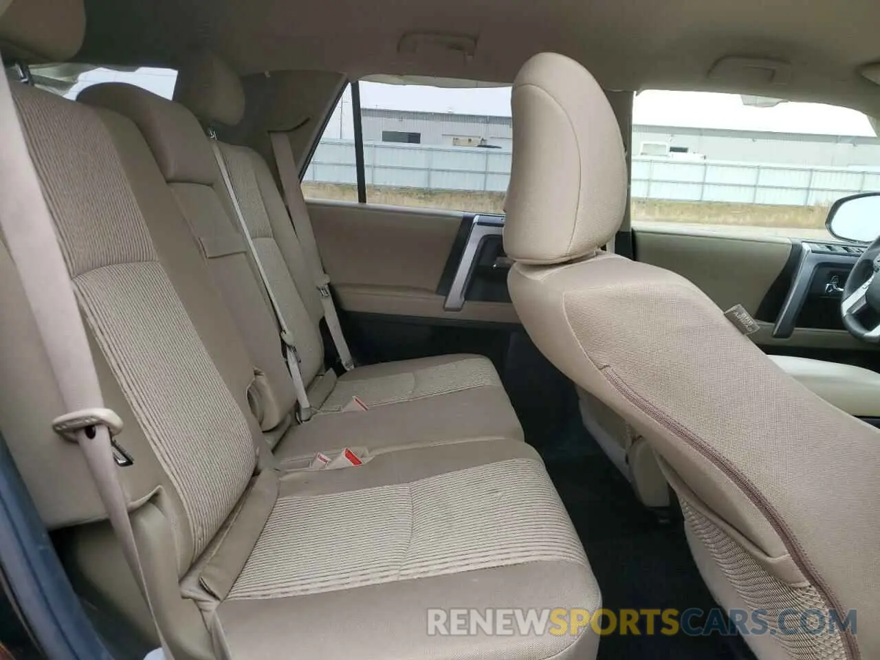 11 fotografías del automóvil dañado JTEMU5JR3M5881538 TOYOTA 4RUNNER 2021