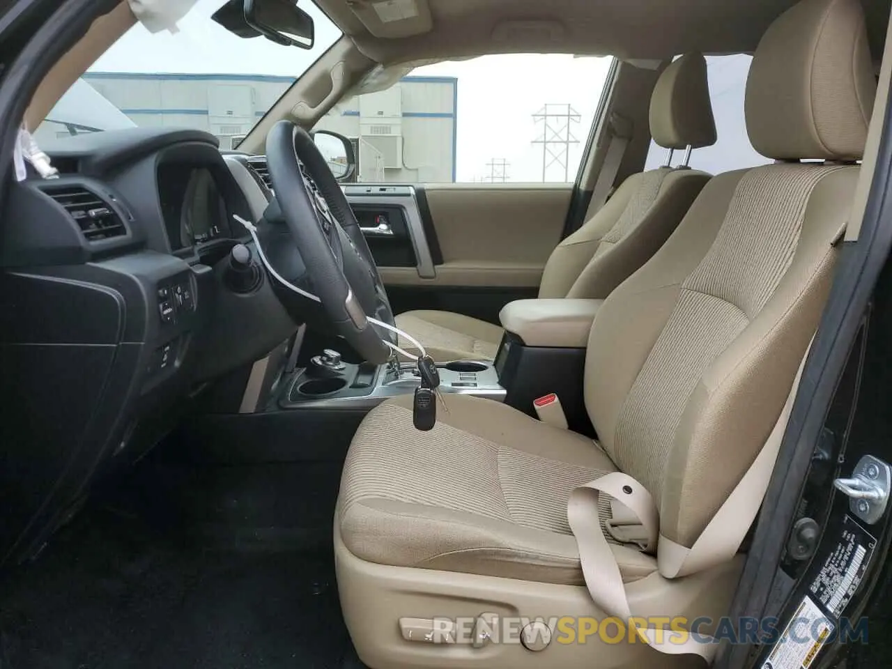 7 fotografías del automóvil dañado JTEMU5JR3M5881538 TOYOTA 4RUNNER 2021