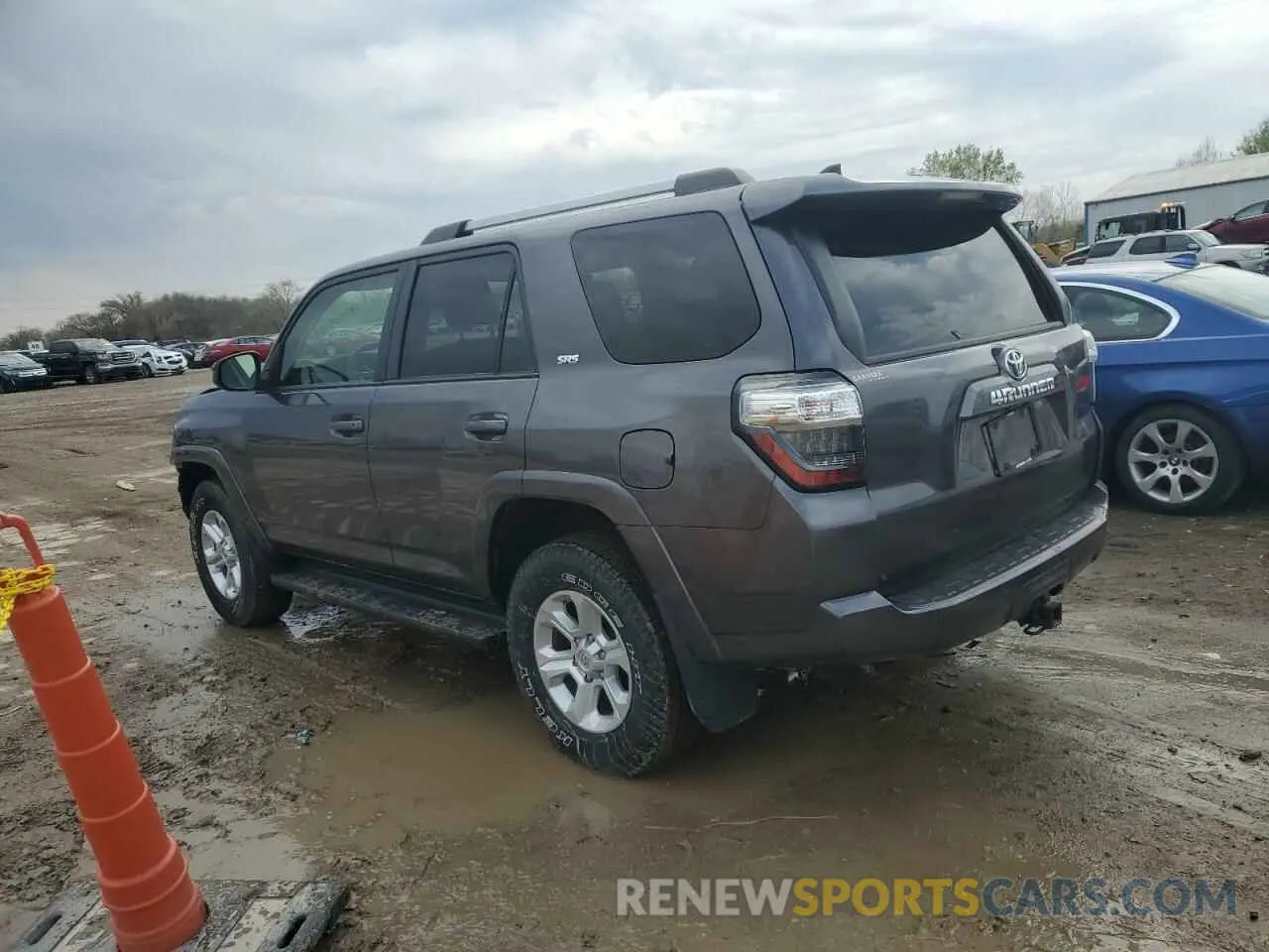 2 fotografías del automóvil dañado JTEMU5JR3M5903408 TOYOTA 4RUNNER 2021