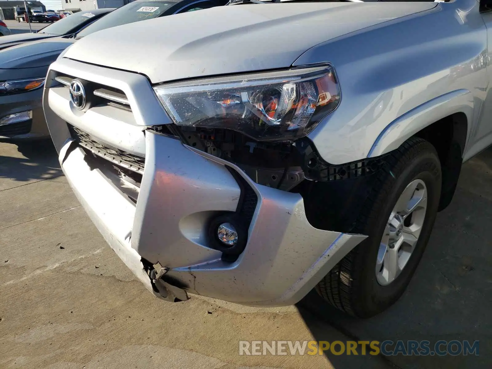 9 fotografías del automóvil dañado JTEMU5JR4M5928995 TOYOTA 4RUNNER 2021