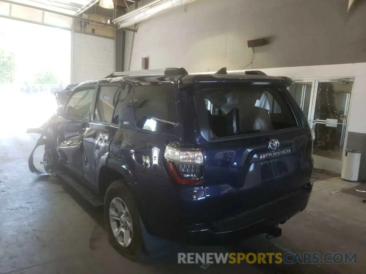 3 fotografías del automóvil dañado JTEMU5JR5M5862800 TOYOTA 4RUNNER 2021