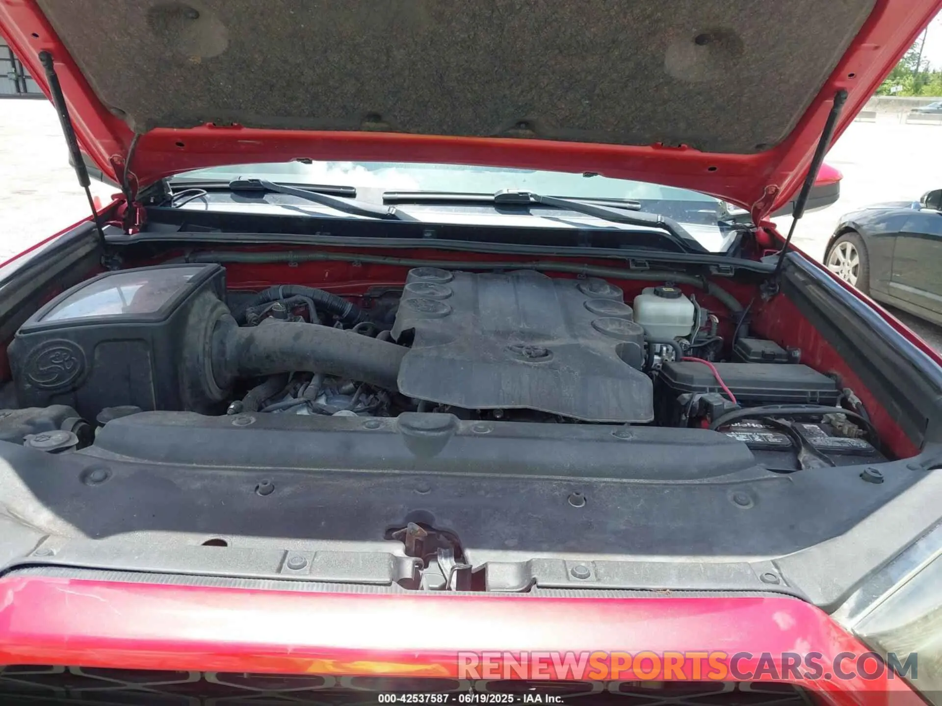 10 fotografías del automóvil dañado JTEMU5JR6M5854320 TOYOTA 4RUNNER 2021