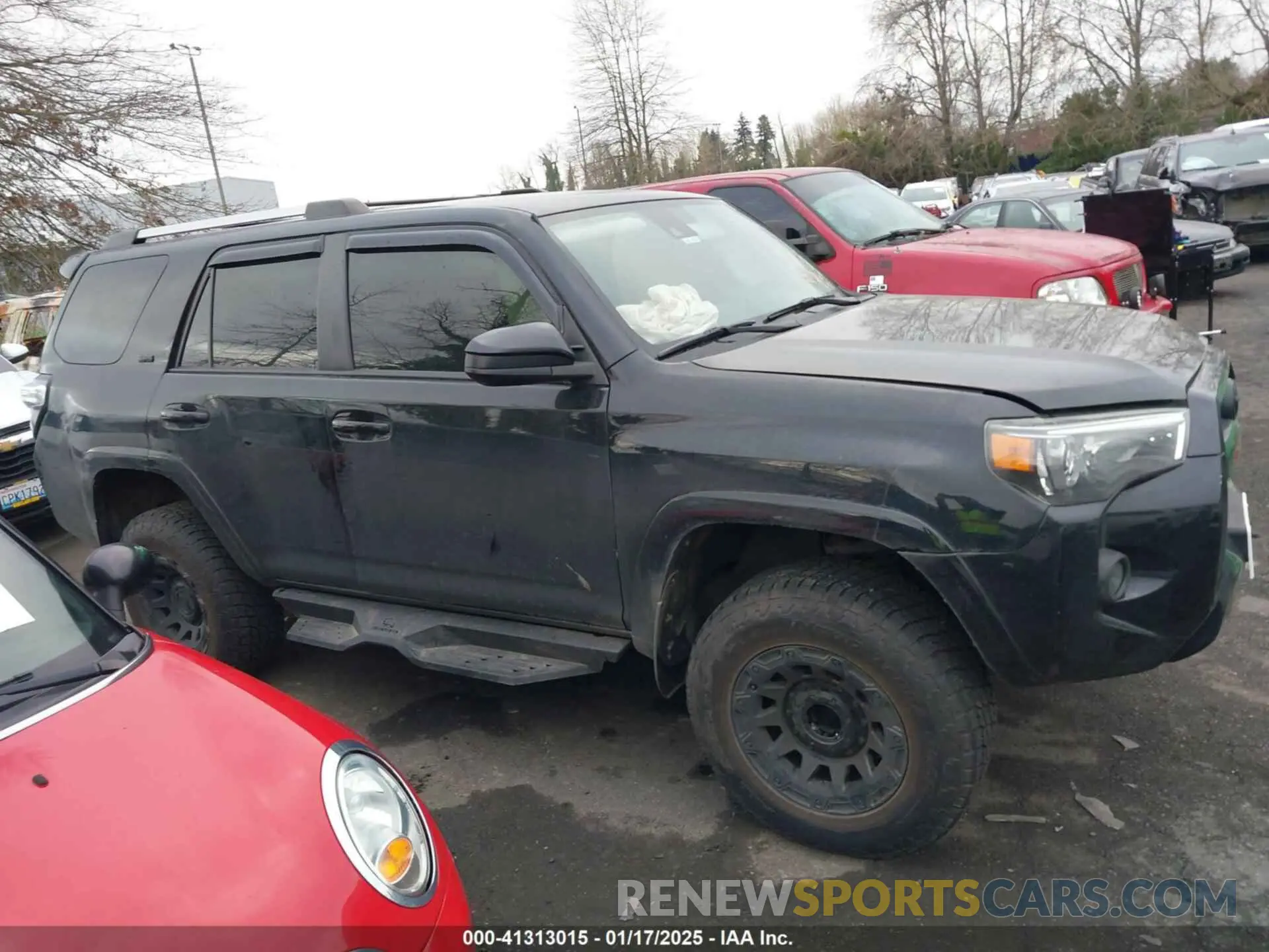 13 fotografías del automóvil dañado JTEMU5JR6M5855676 TOYOTA 4RUNNER 2021