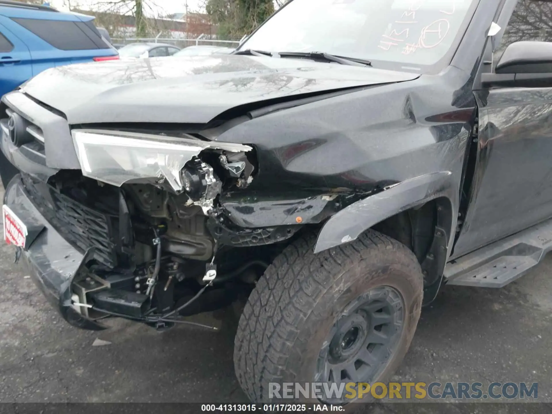 17 fotografías del automóvil dañado JTEMU5JR6M5855676 TOYOTA 4RUNNER 2021