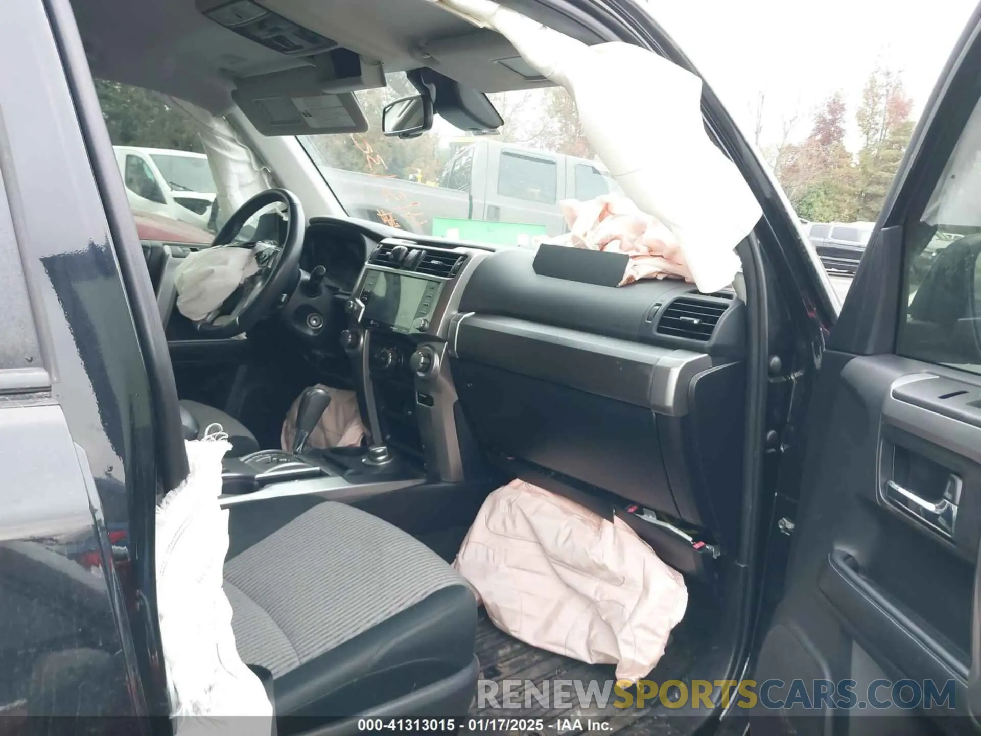 5 fotografías del automóvil dañado JTEMU5JR6M5855676 TOYOTA 4RUNNER 2021