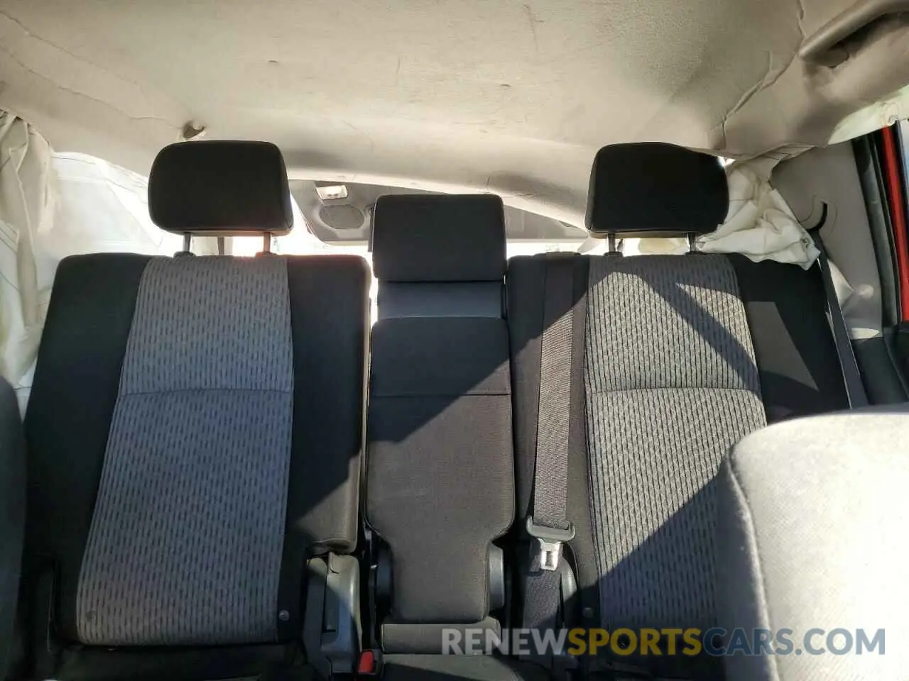 10 fotografías del automóvil dañado JTEMU5JR6M5882196 TOYOTA 4RUNNER 2021