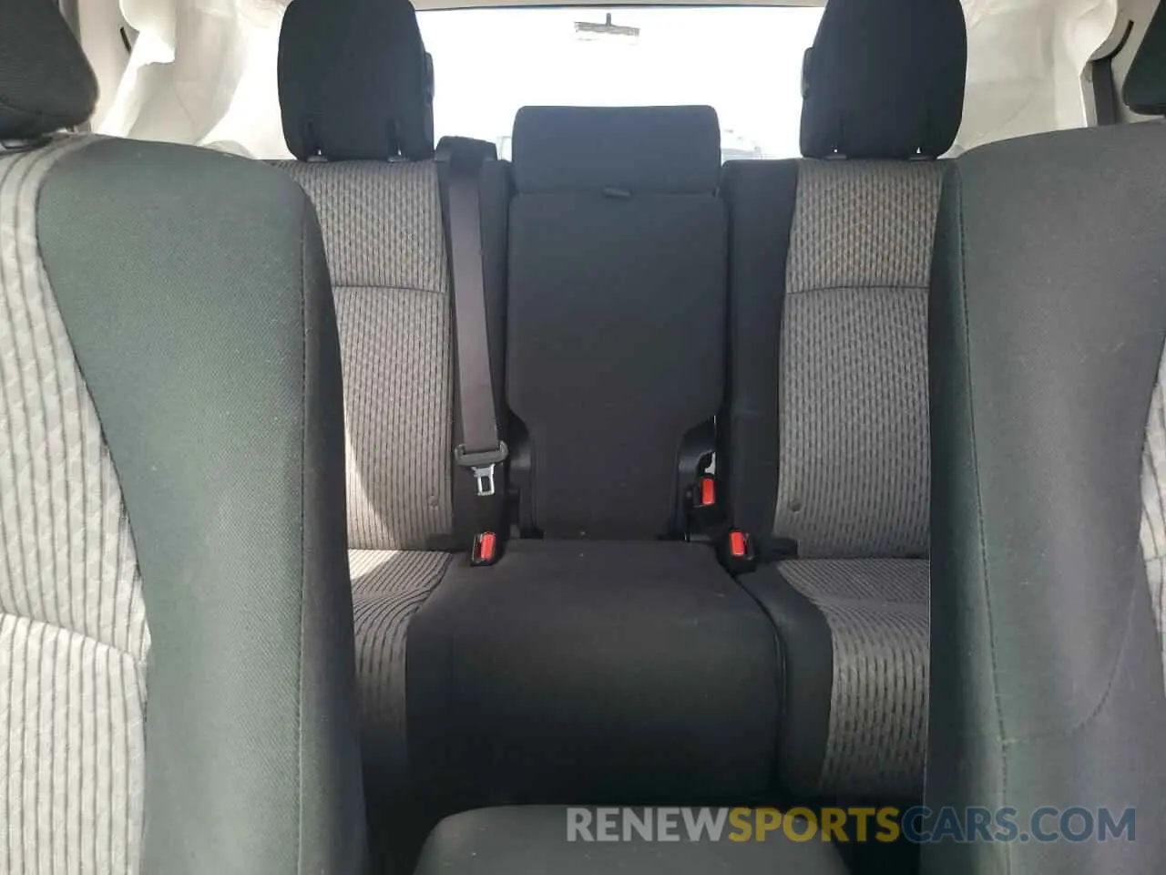 10 fotografías del automóvil dañado JTEMU5JR7M5875385 TOYOTA 4RUNNER 2021