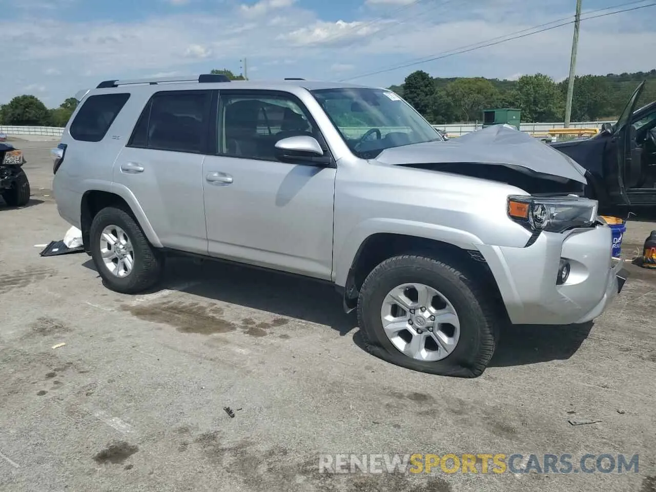 4 fotografías del automóvil dañado JTEMU5JR7M5875385 TOYOTA 4RUNNER 2021