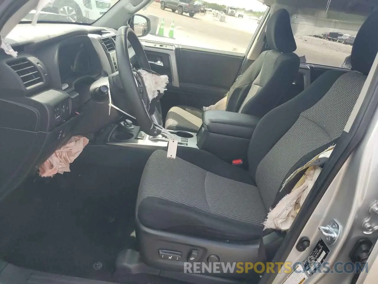 7 fotografías del automóvil dañado JTEMU5JR7M5875385 TOYOTA 4RUNNER 2021
