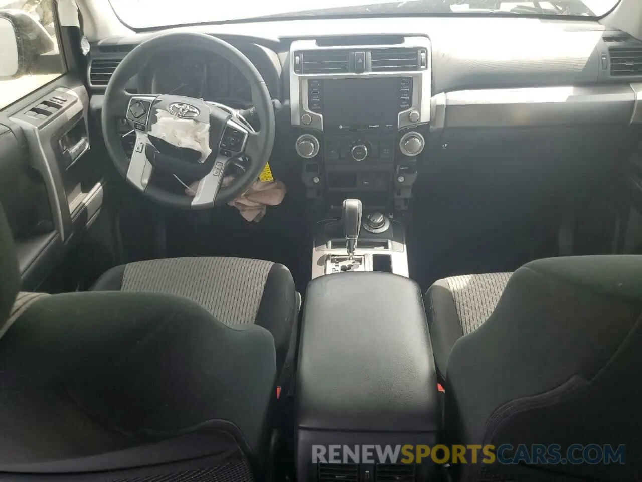 8 fotografías del automóvil dañado JTEMU5JR7M5875385 TOYOTA 4RUNNER 2021