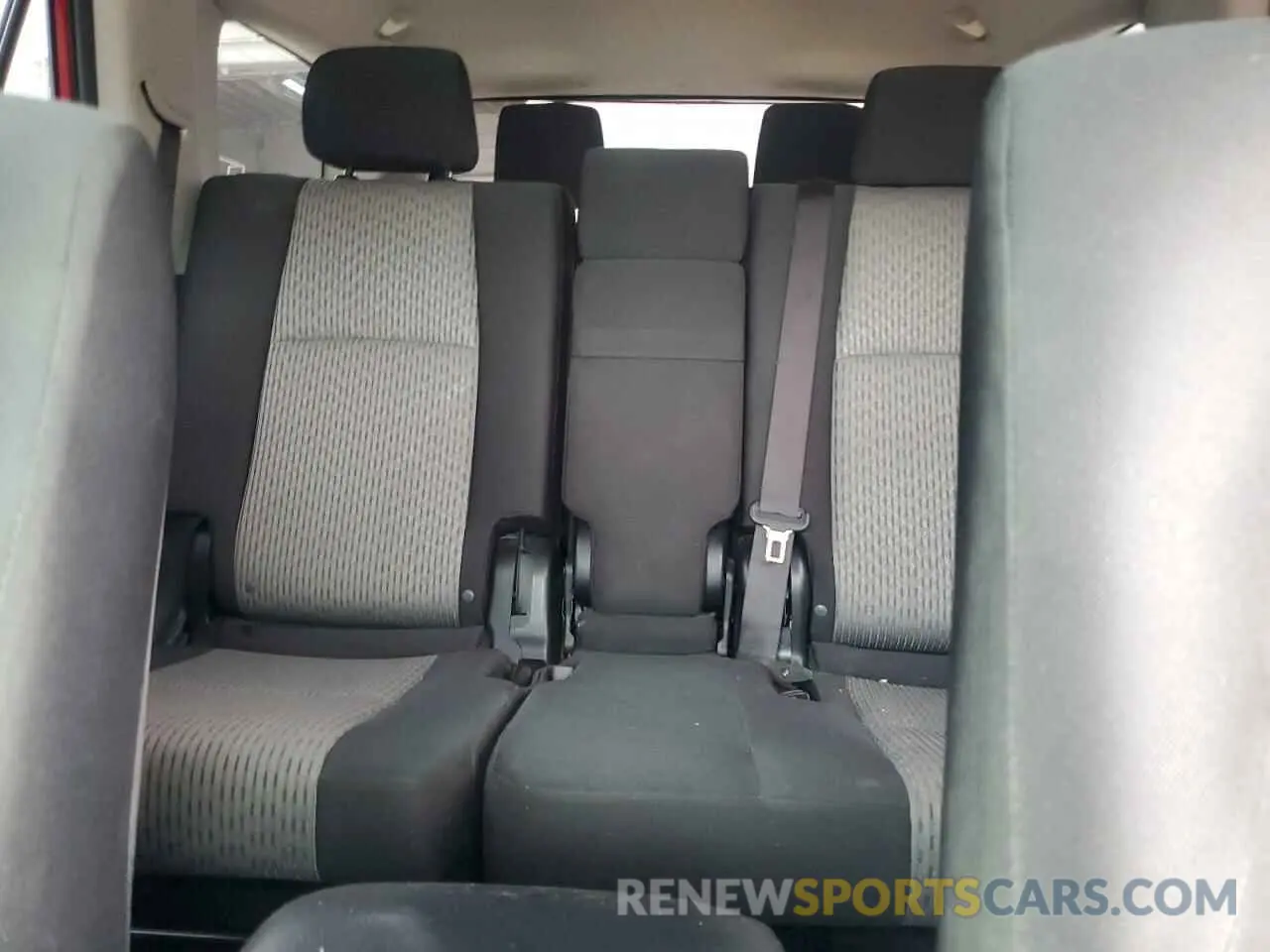 10 fotografías del automóvil dañado JTEMU5JR7M5933513 TOYOTA 4RUNNER 2021