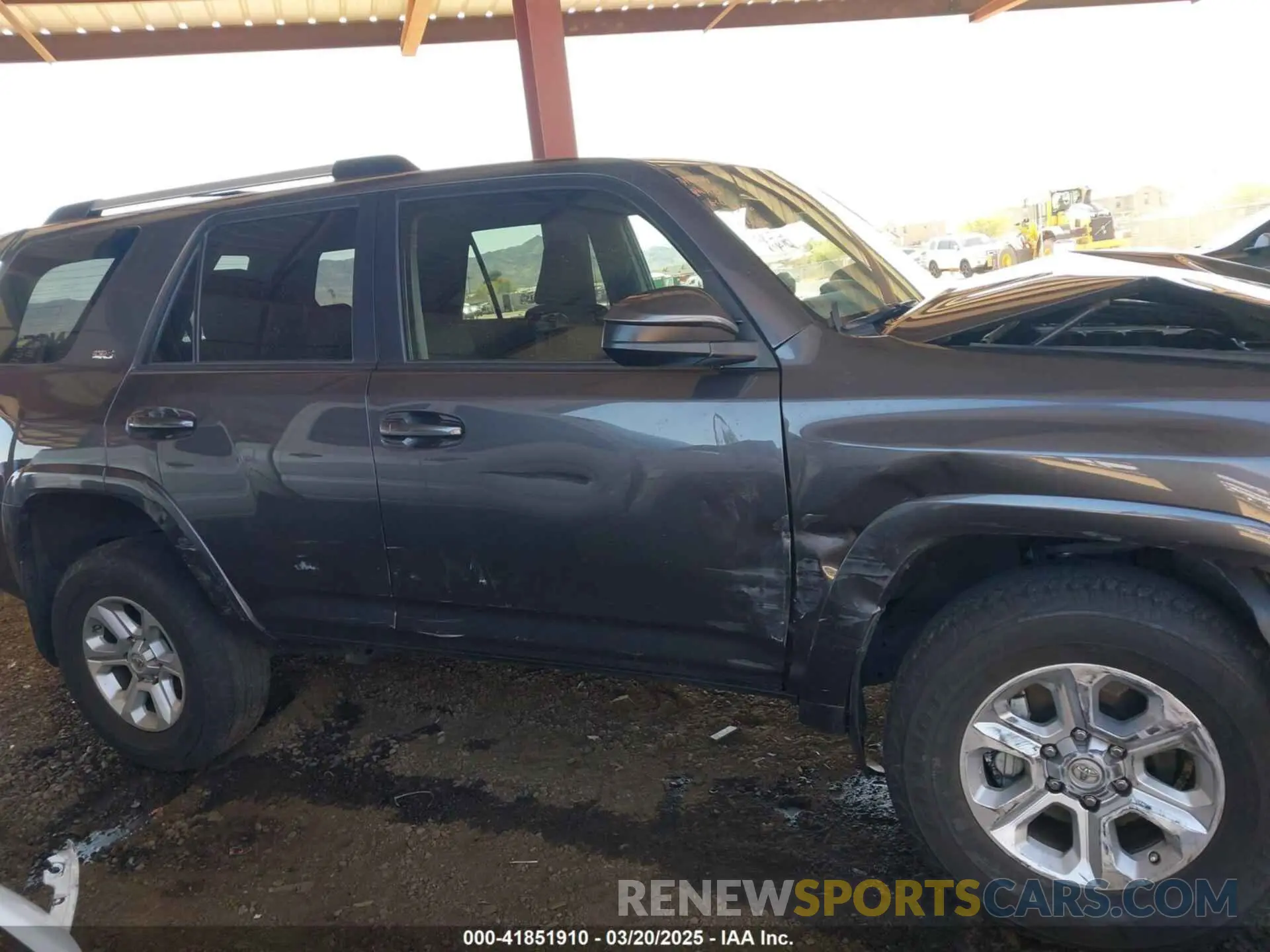 13 fotografías del automóvil dañado JTEMU5JR7M5963062 TOYOTA 4RUNNER 2021