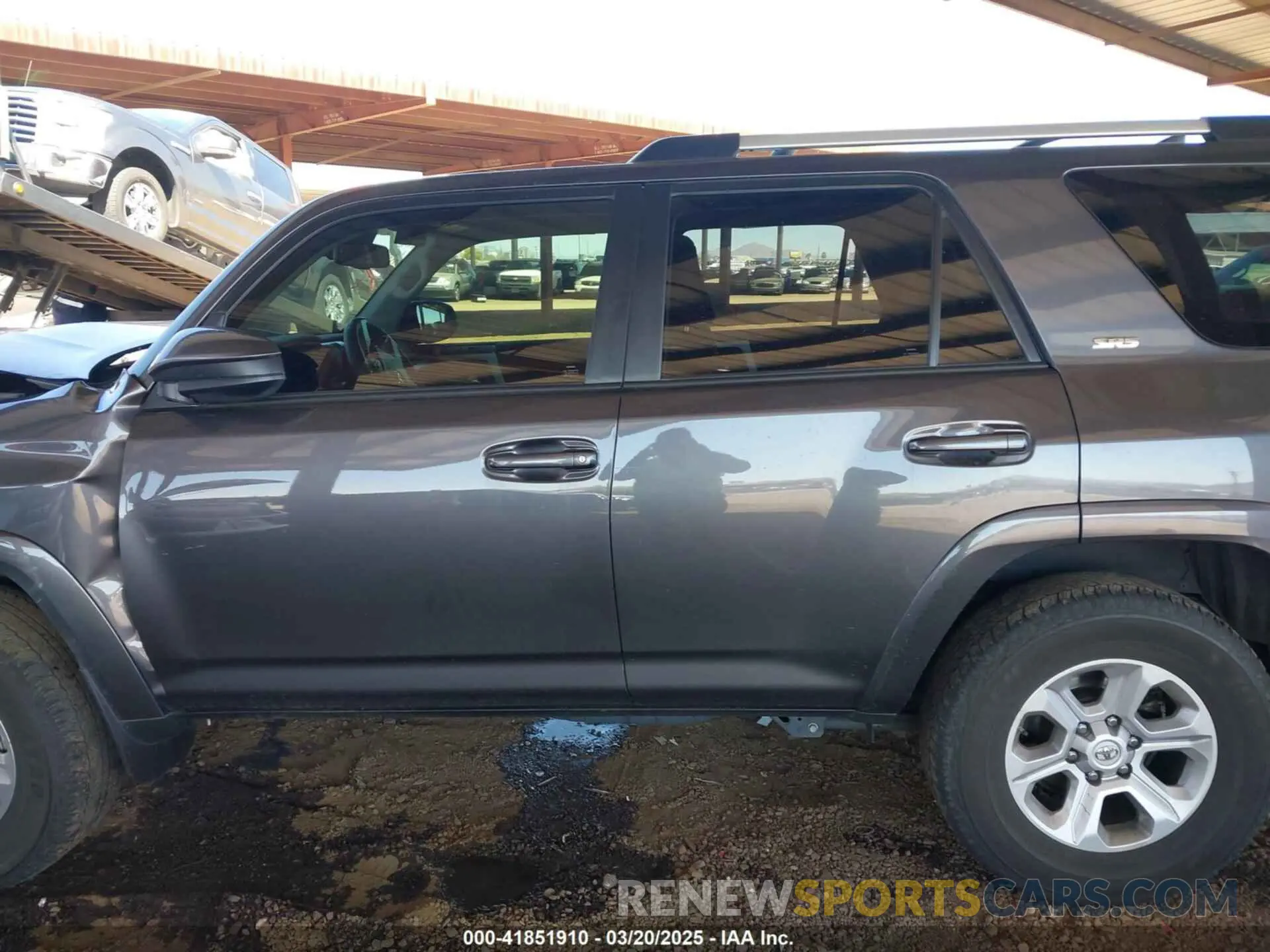 14 fotografías del automóvil dañado JTEMU5JR7M5963062 TOYOTA 4RUNNER 2021