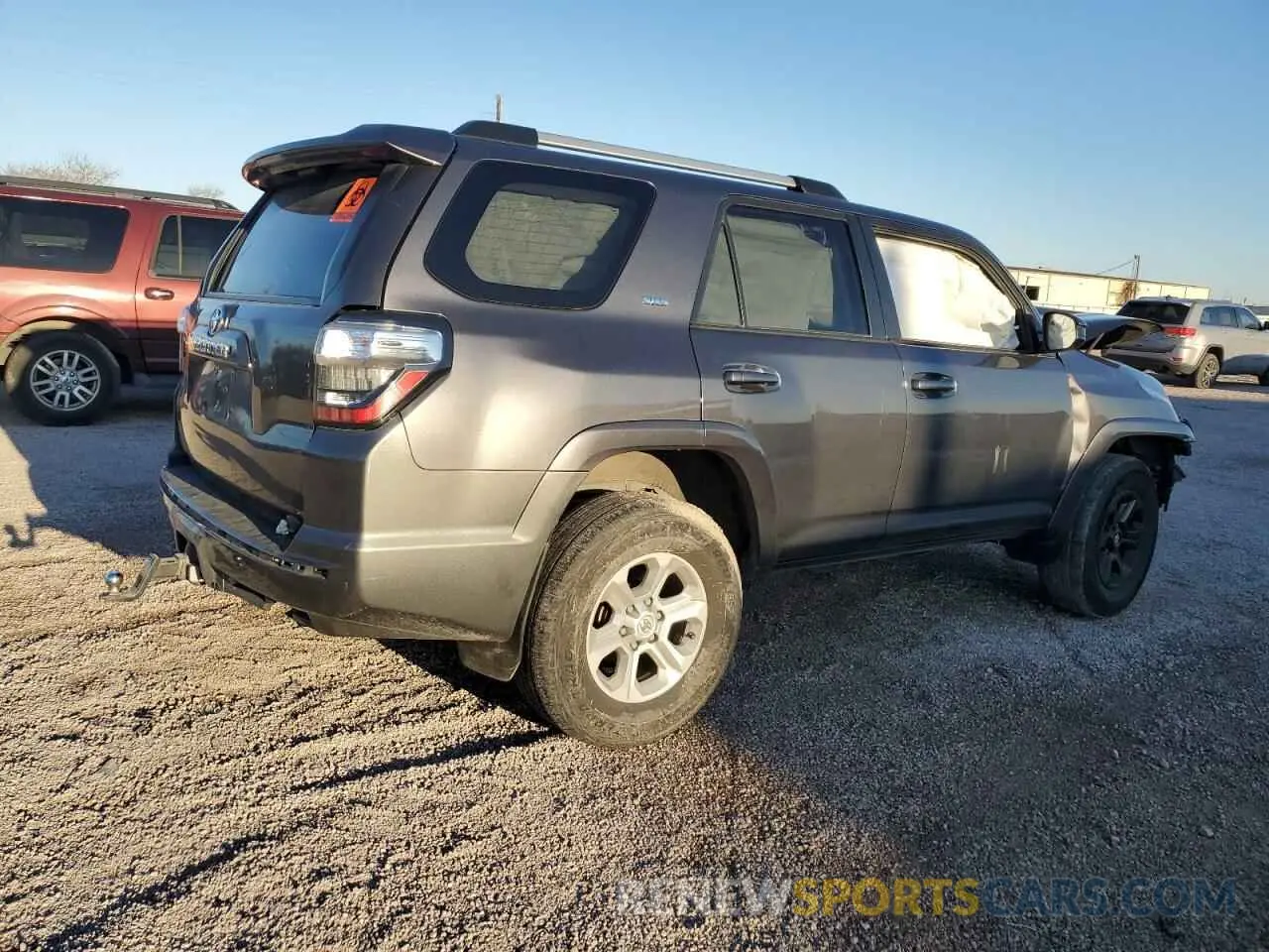 3 fotografías del automóvil dañado JTEMU5JR8M5866355 TOYOTA 4RUNNER 2021