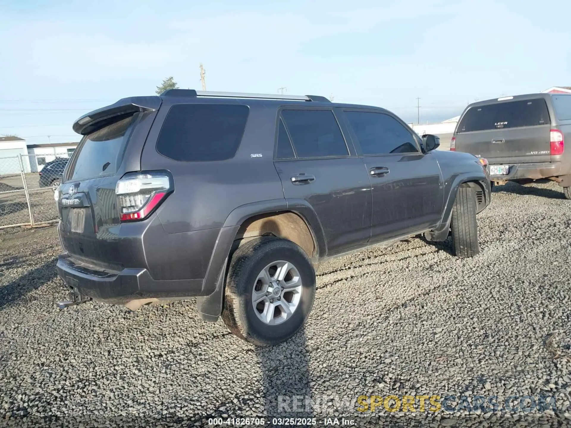 4 fotografías del automóvil dañado JTEMU5JR8M5878358 TOYOTA 4RUNNER 2021