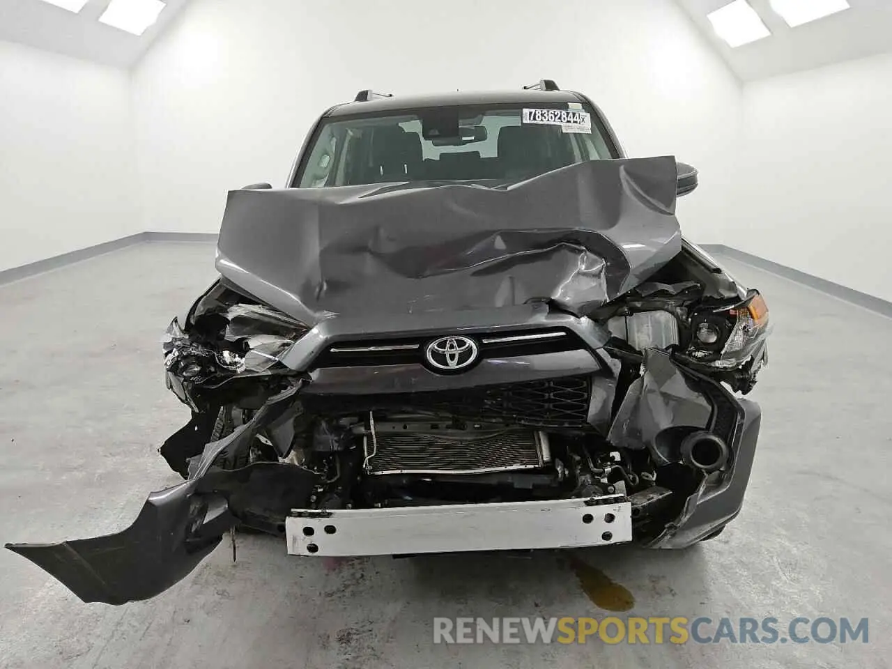 5 fotografías del automóvil dañado JTEMU5JR8M5940115 TOYOTA 4RUNNER 2021