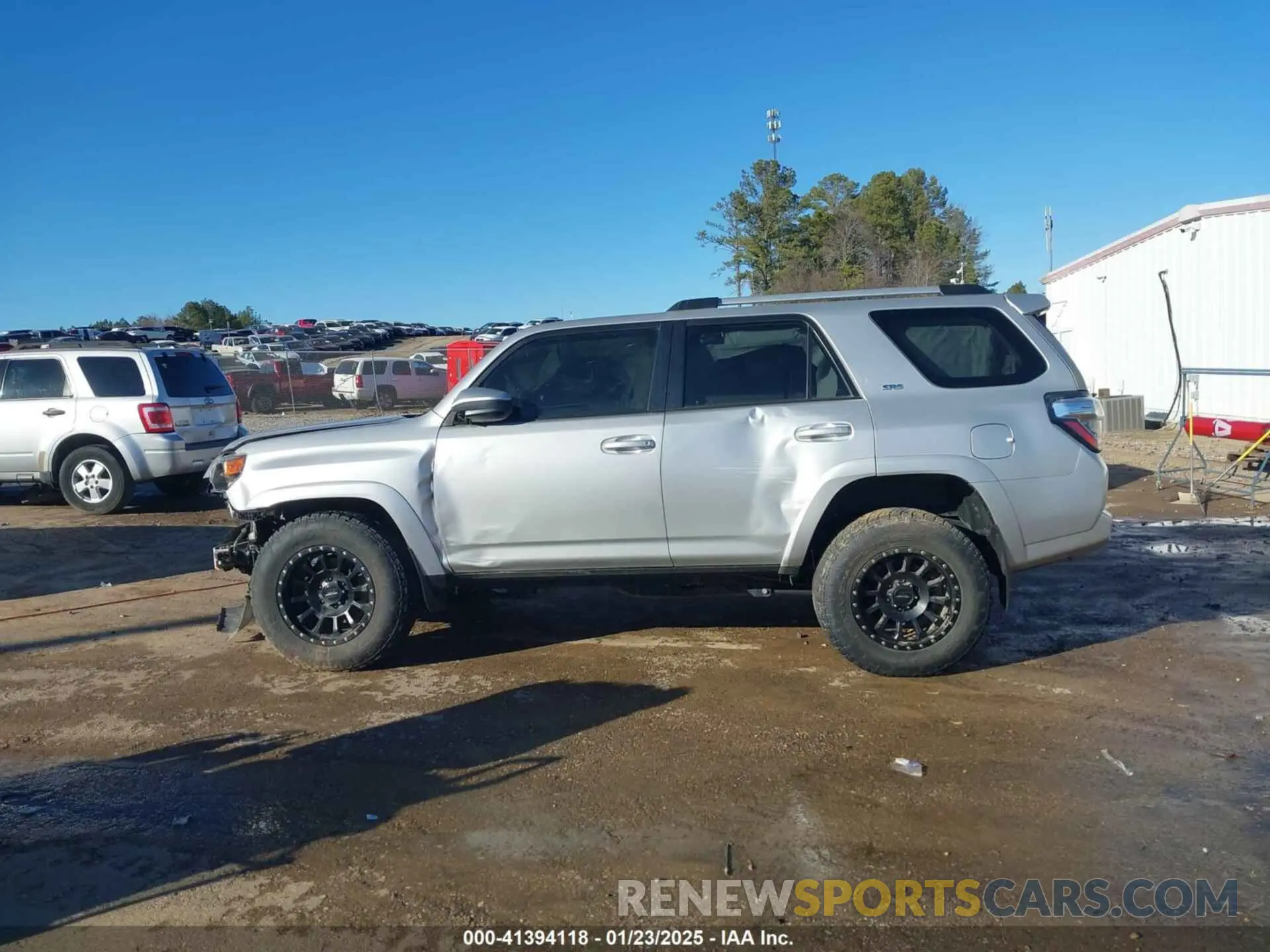 14 fotografías del automóvil dañado JTEMU5JR9M5896075 TOYOTA 4RUNNER 2021