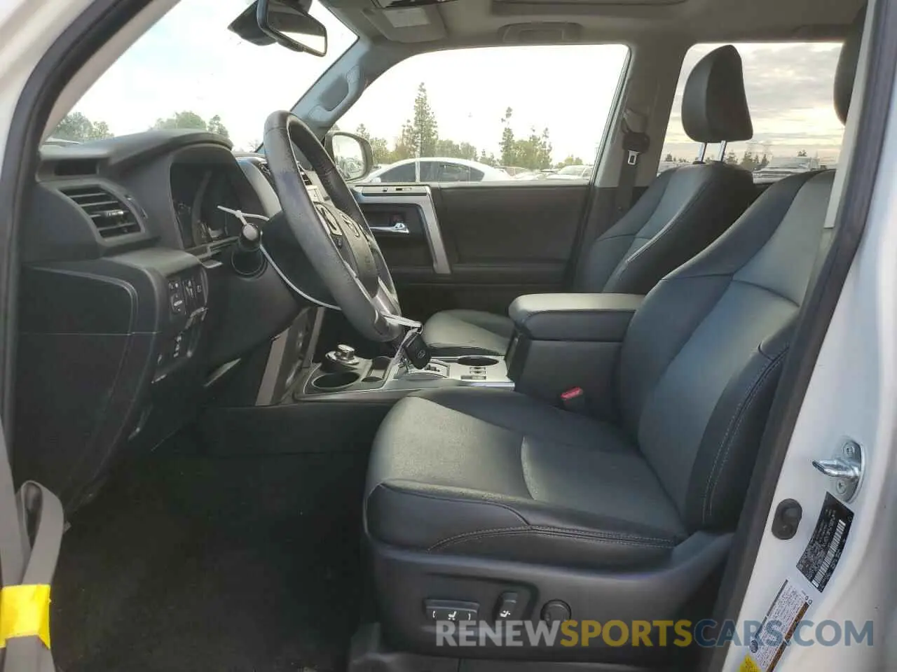 7 fotografías del automóvil dañado JTENU5JR0M5910711 TOYOTA 4RUNNER 2021