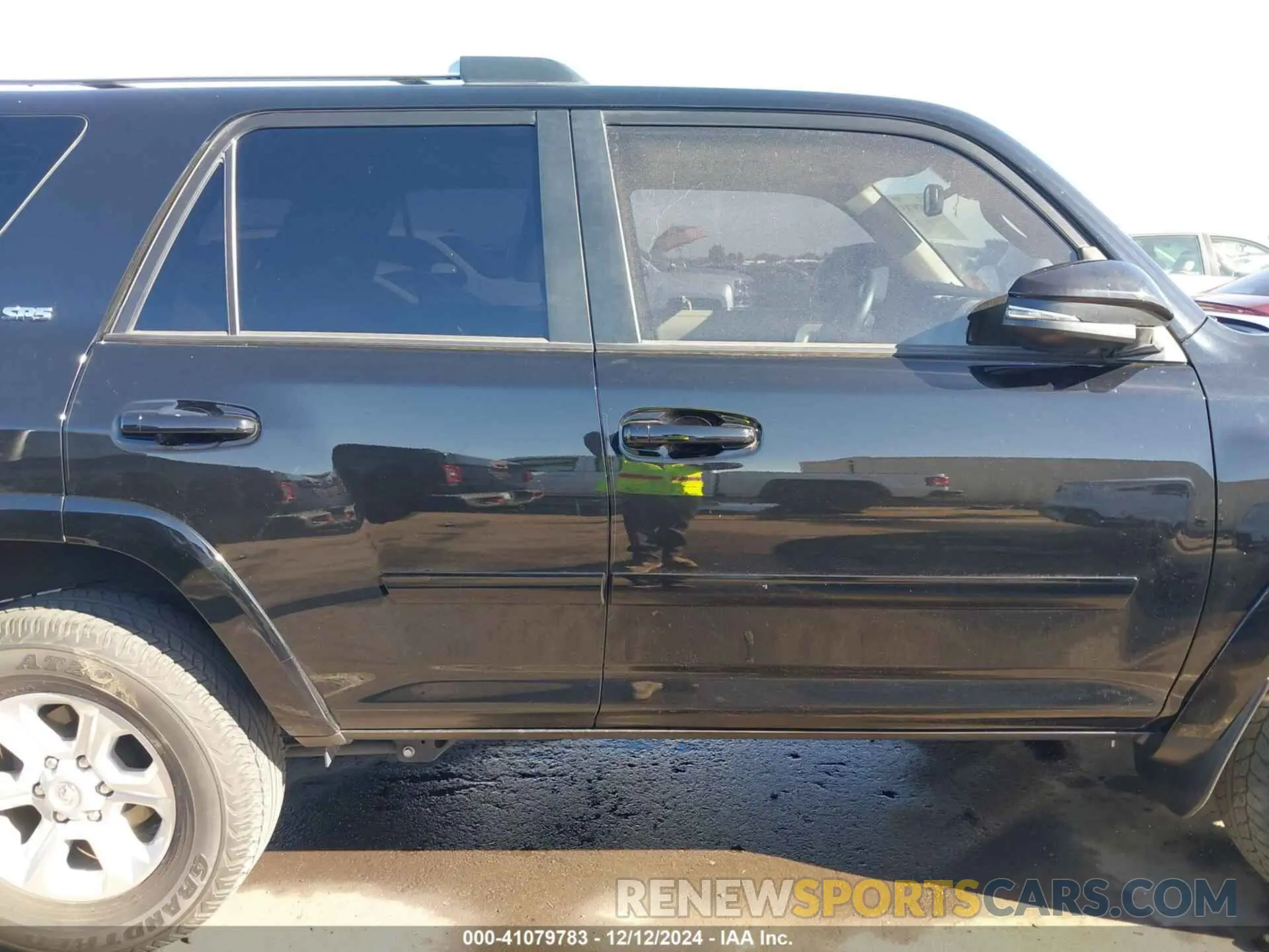 14 fotografías del automóvil dañado JTENU5JR1M5891330 TOYOTA 4RUNNER 2021