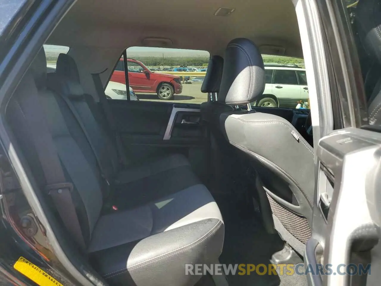11 fotografías del automóvil dañado JTENU5JR1M5916033 TOYOTA 4RUNNER 2021