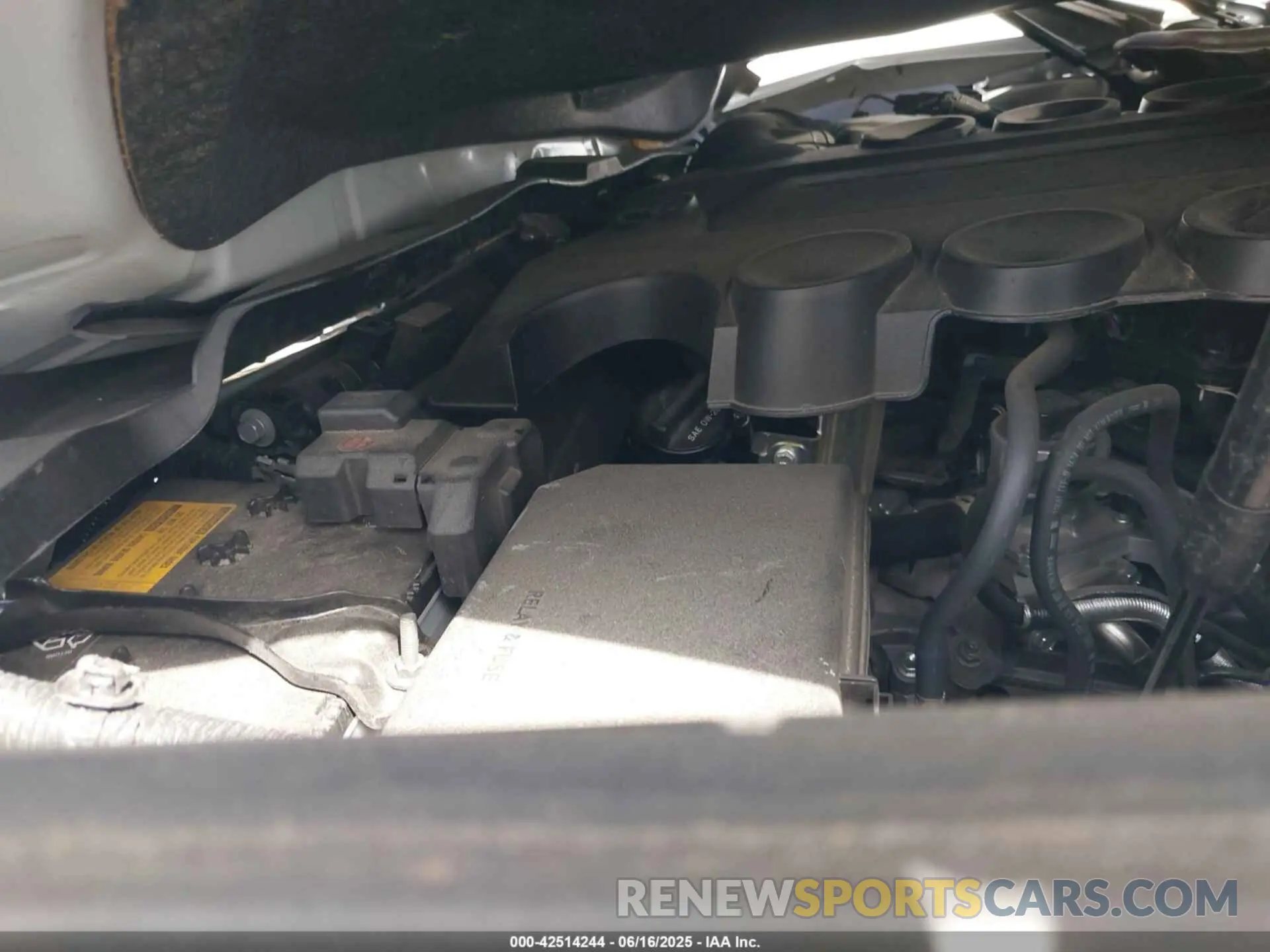 10 fotografías del automóvil dañado JTENU5JR2M5961532 TOYOTA 4RUNNER 2021