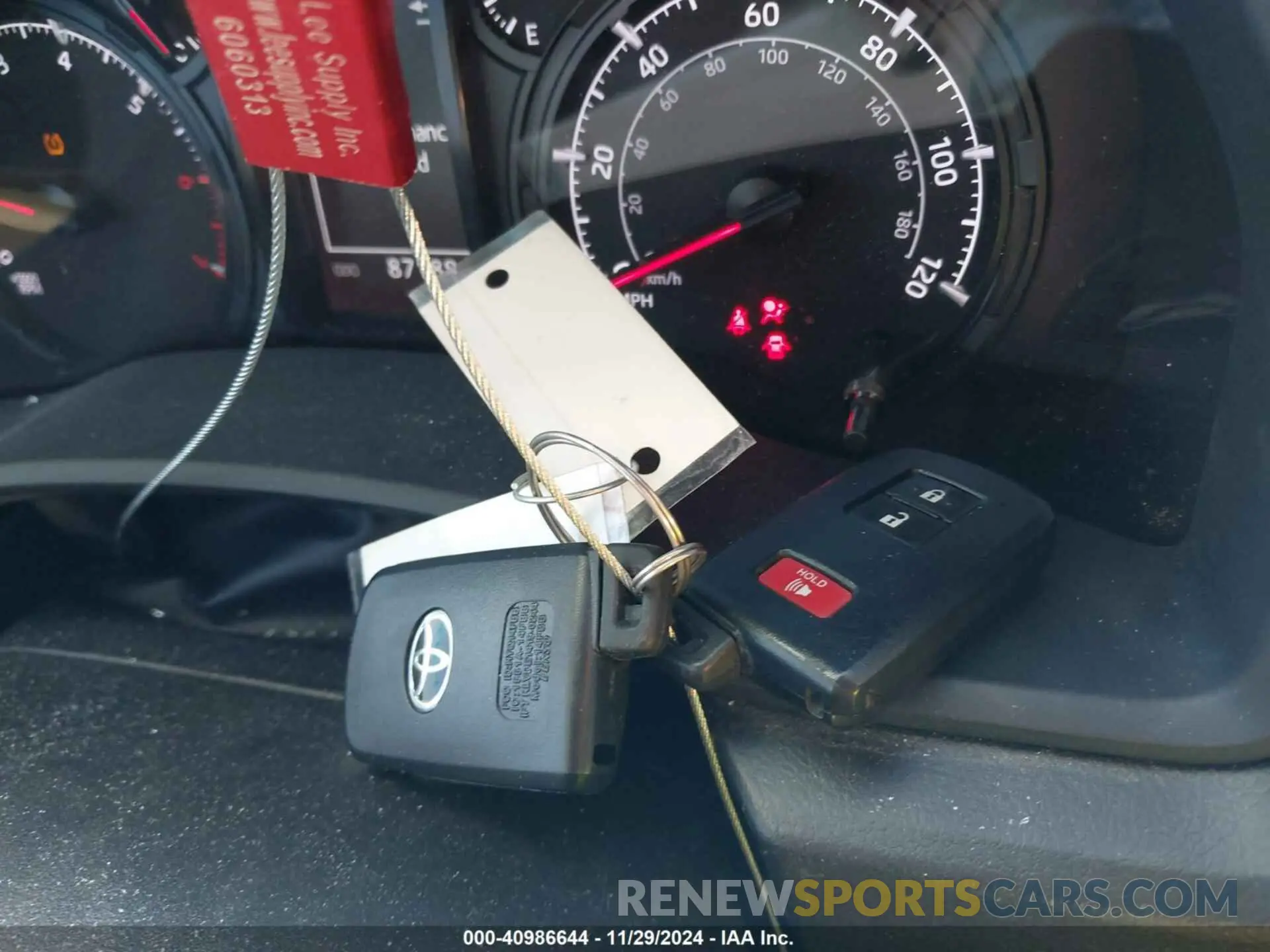 11 fotografías del automóvil dañado JTENU5JR3M5905082 TOYOTA 4RUNNER 2021