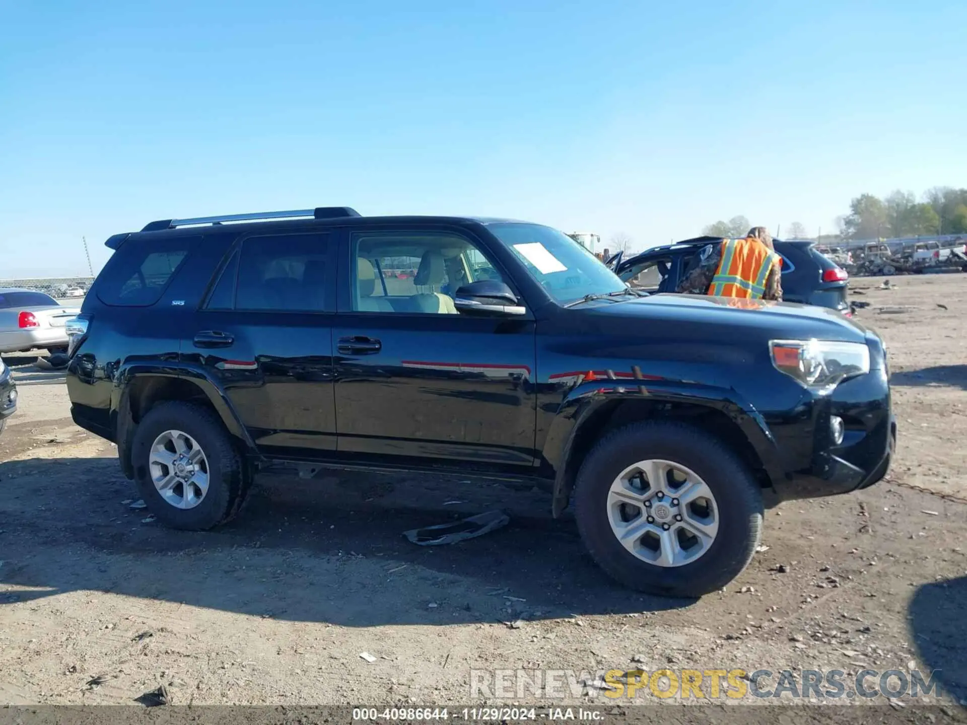 13 fotografías del automóvil dañado JTENU5JR3M5905082 TOYOTA 4RUNNER 2021