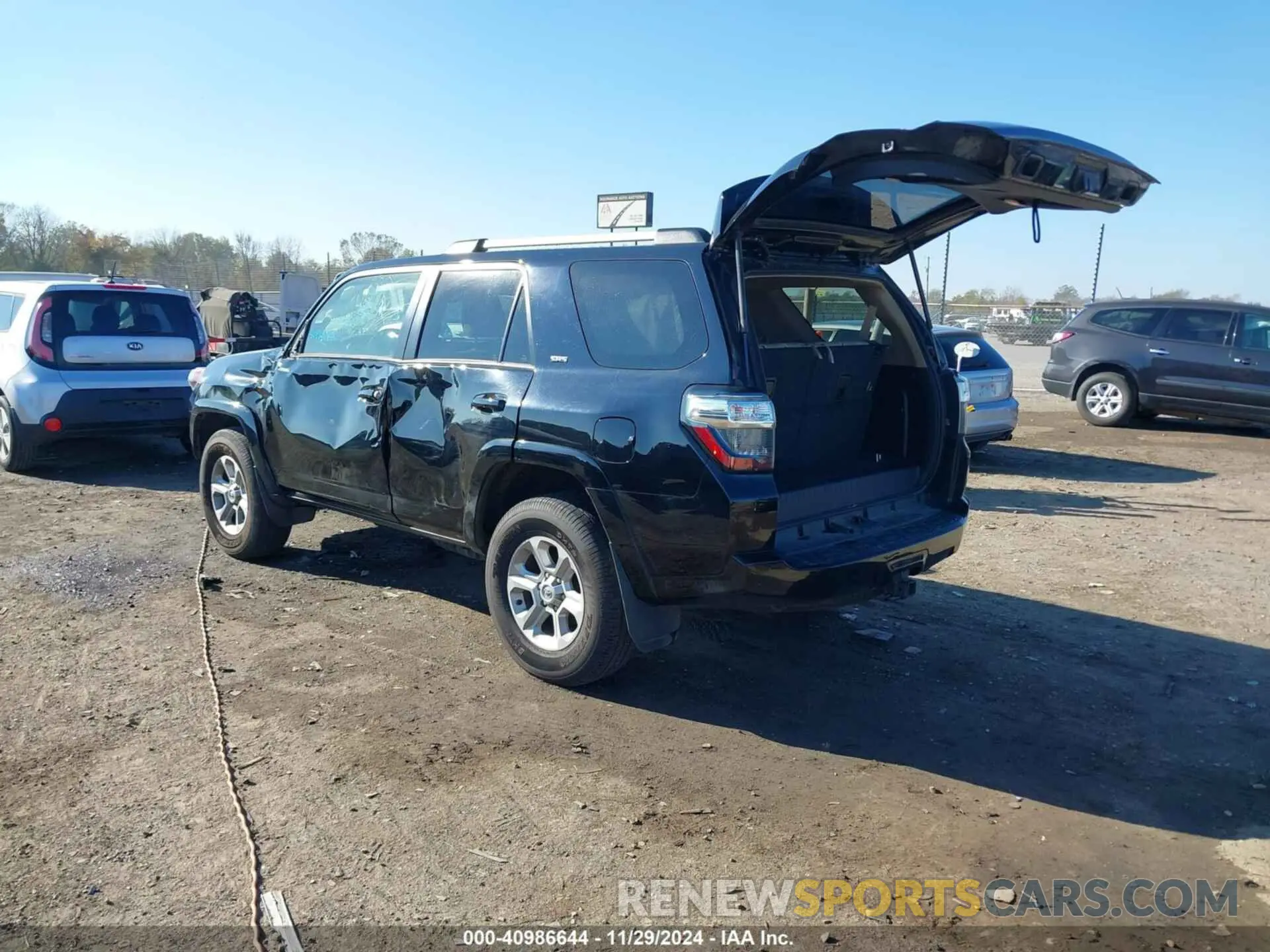3 fotografías del automóvil dañado JTENU5JR3M5905082 TOYOTA 4RUNNER 2021
