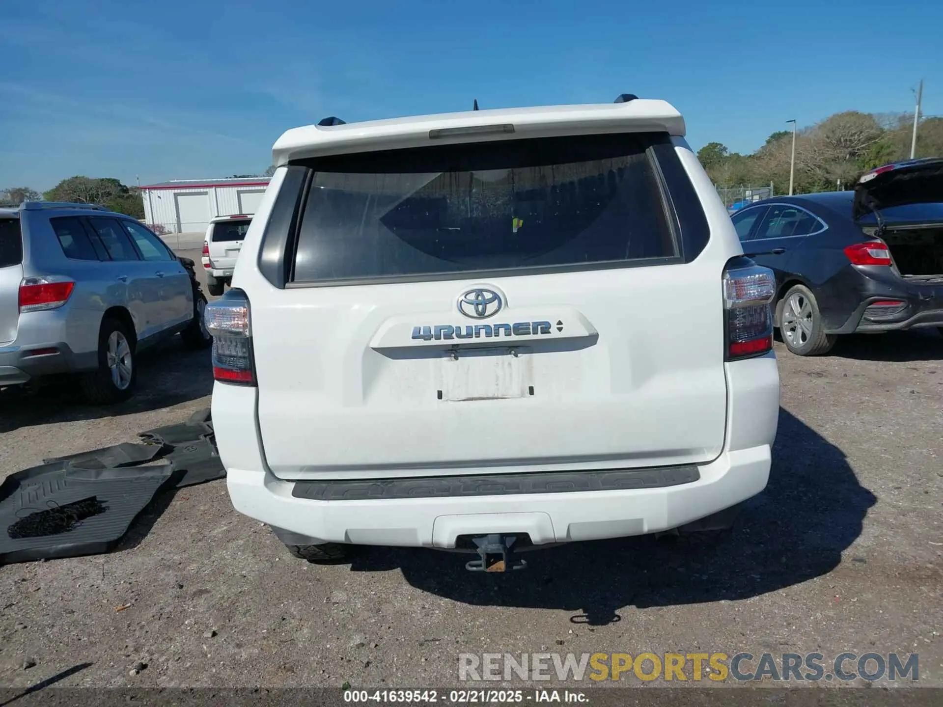15 fotografías del automóvil dañado JTENU5JR4M5955070 TOYOTA 4RUNNER 2021