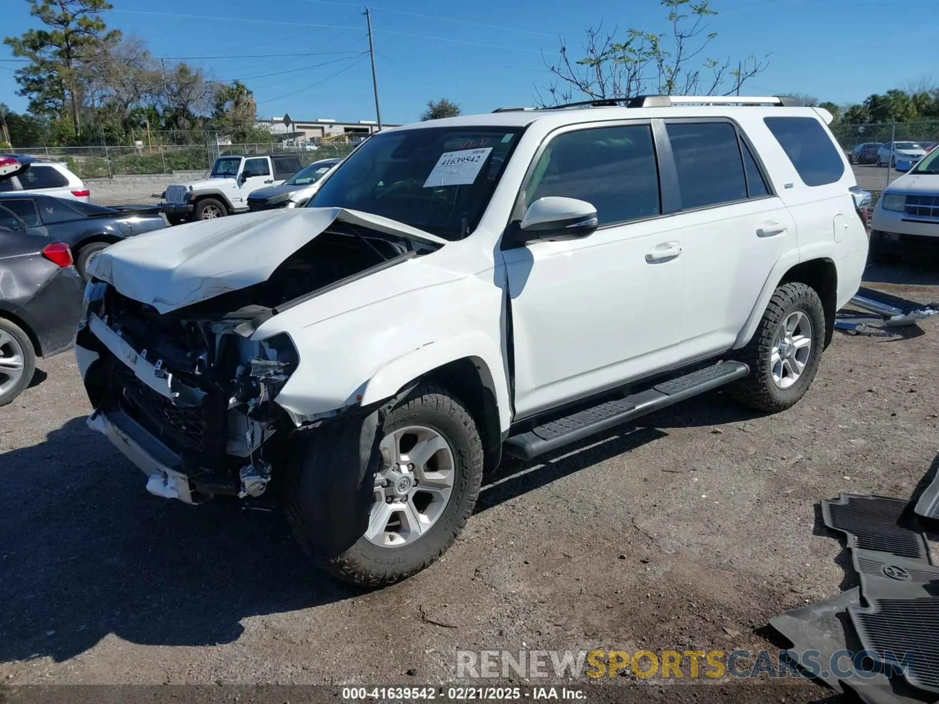 2 fotografías del automóvil dañado JTENU5JR4M5955070 TOYOTA 4RUNNER 2021
