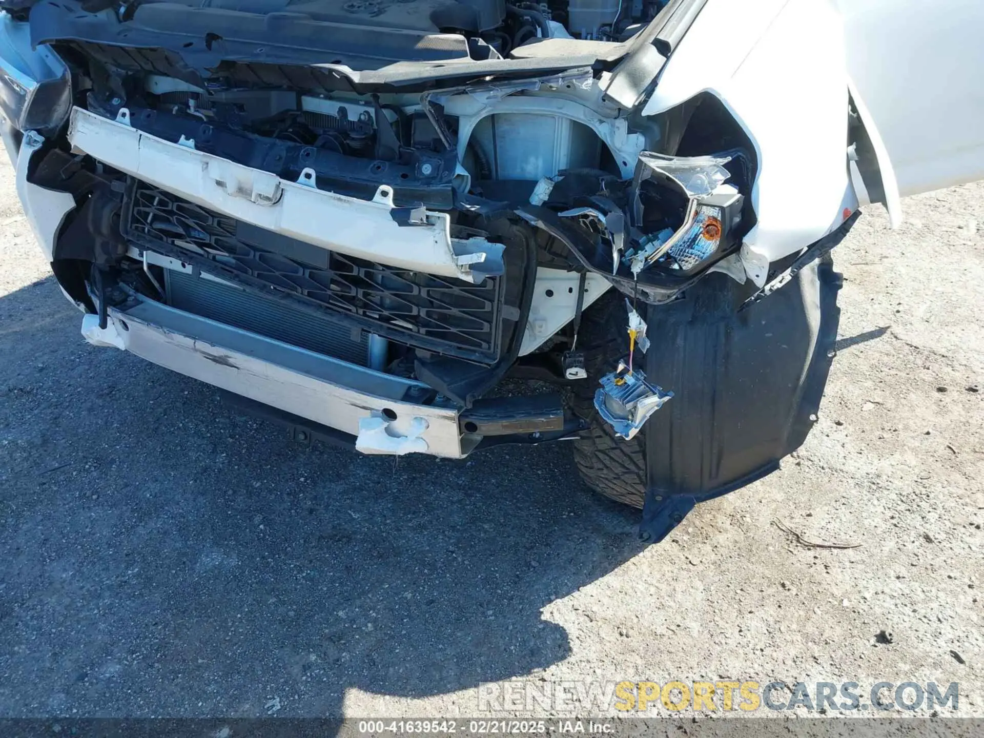 6 fotografías del automóvil dañado JTENU5JR4M5955070 TOYOTA 4RUNNER 2021