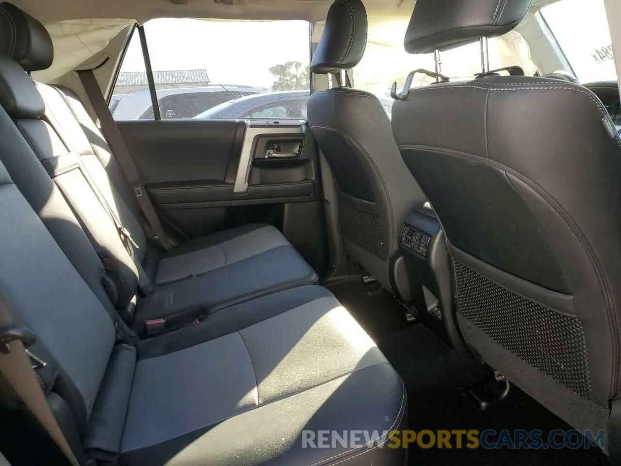 11 fotografías del automóvil dañado JTENU5JR5M5910526 TOYOTA 4RUNNER 2021