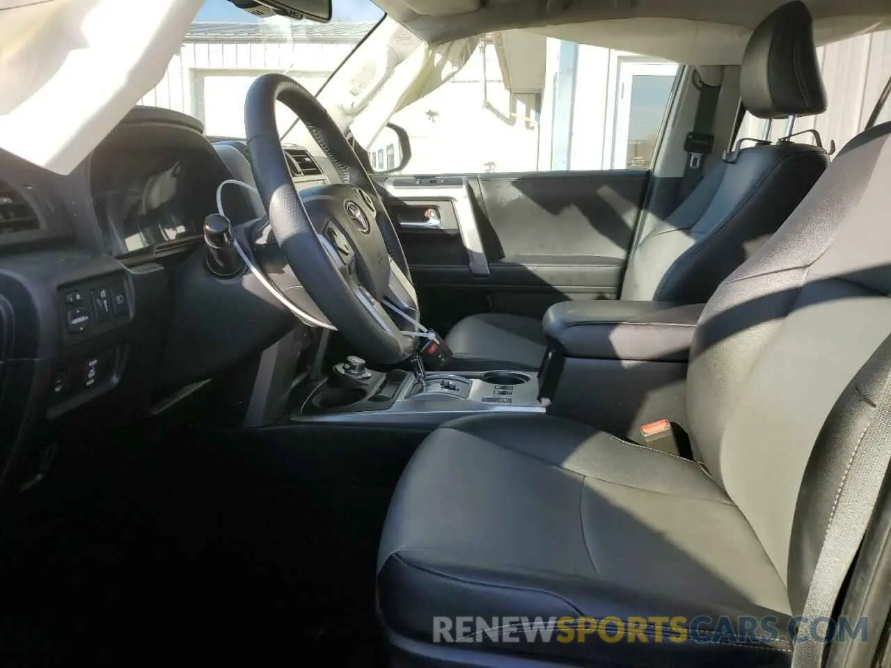 7 fotografías del automóvil dañado JTENU5JR5M5910526 TOYOTA 4RUNNER 2021