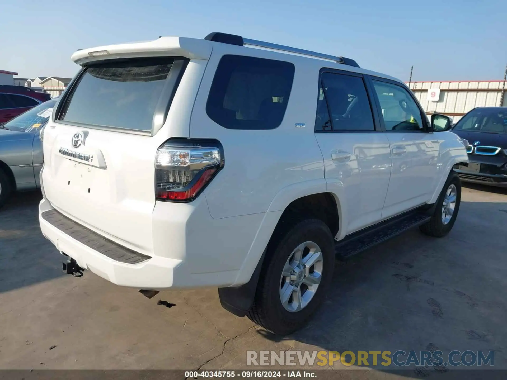 4 fotografías del automóvil dañado JTENU5JR5M5916410 TOYOTA 4RUNNER 2021