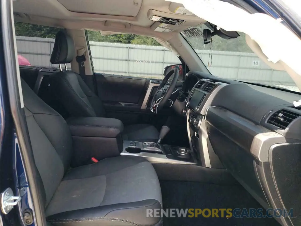 5 fotografías del automóvil dañado JTENU5JR5M5937404 TOYOTA 4RUNNER 2021