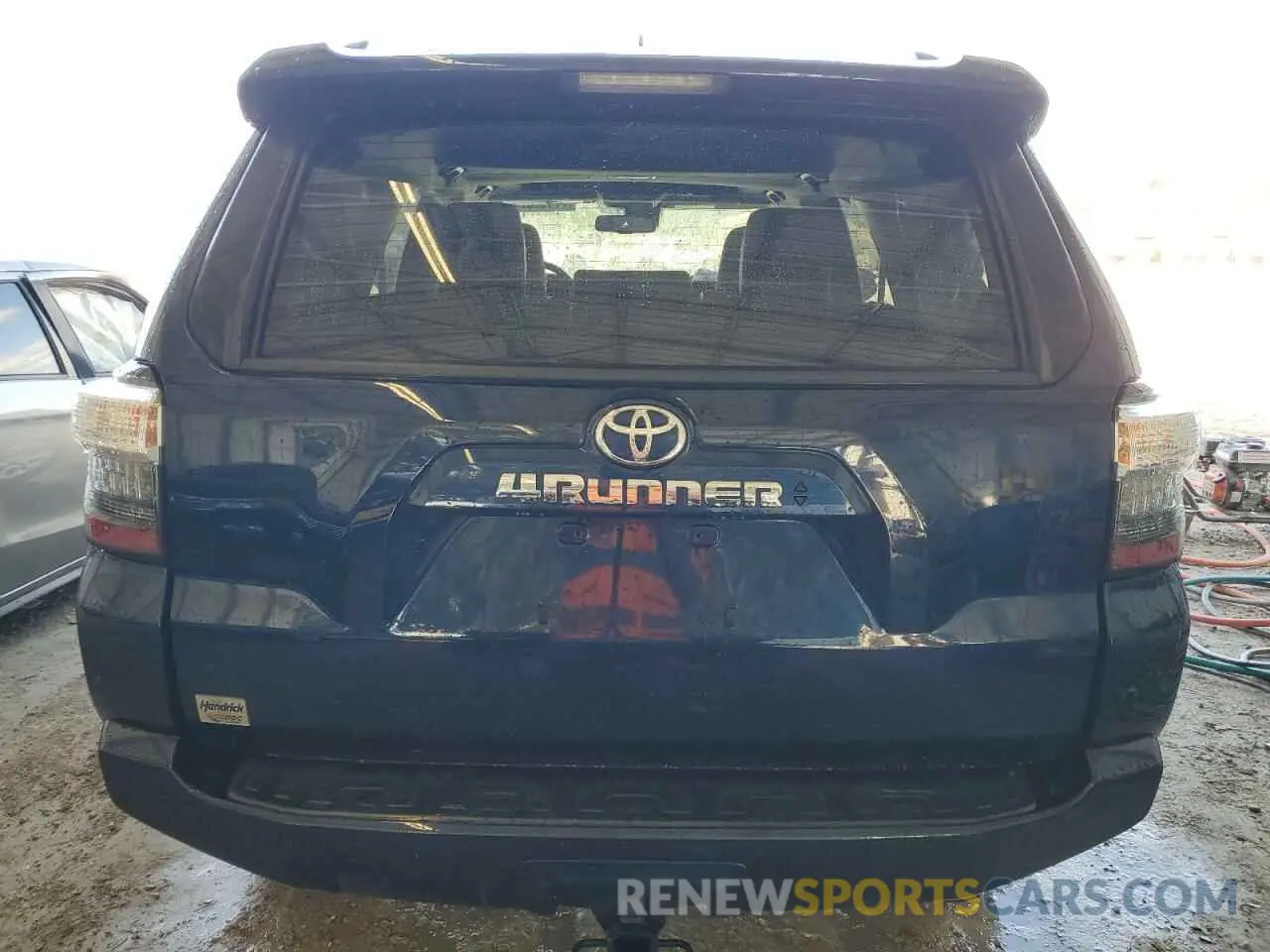 6 fotografías del automóvil dañado JTENU5JR6M5879335 TOYOTA 4RUNNER 2021