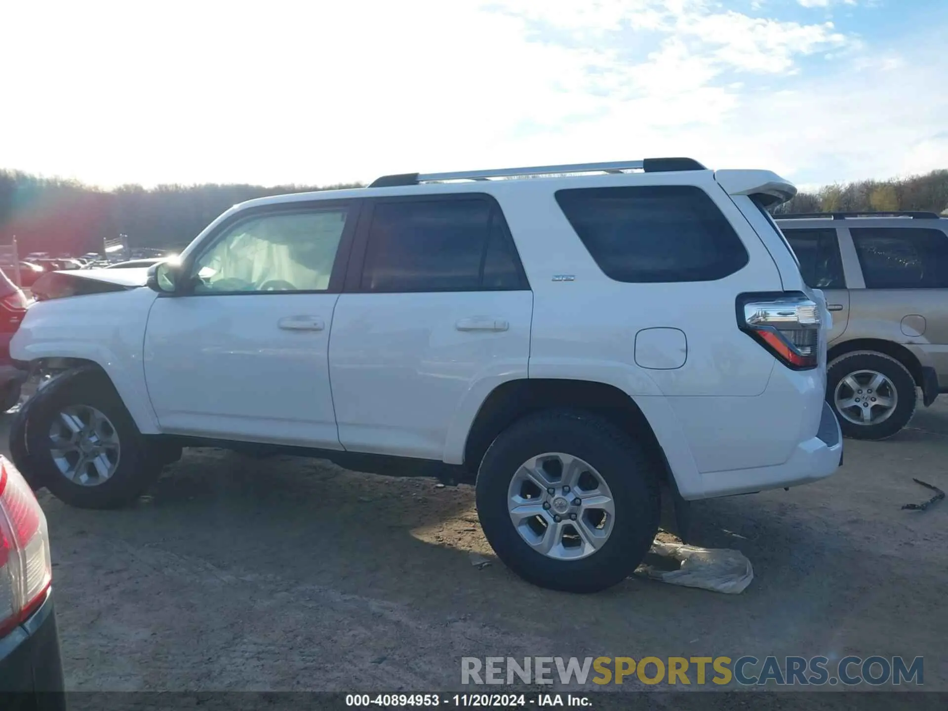 15 fotografías del automóvil dañado JTENU5JR6M5901494 TOYOTA 4RUNNER 2021