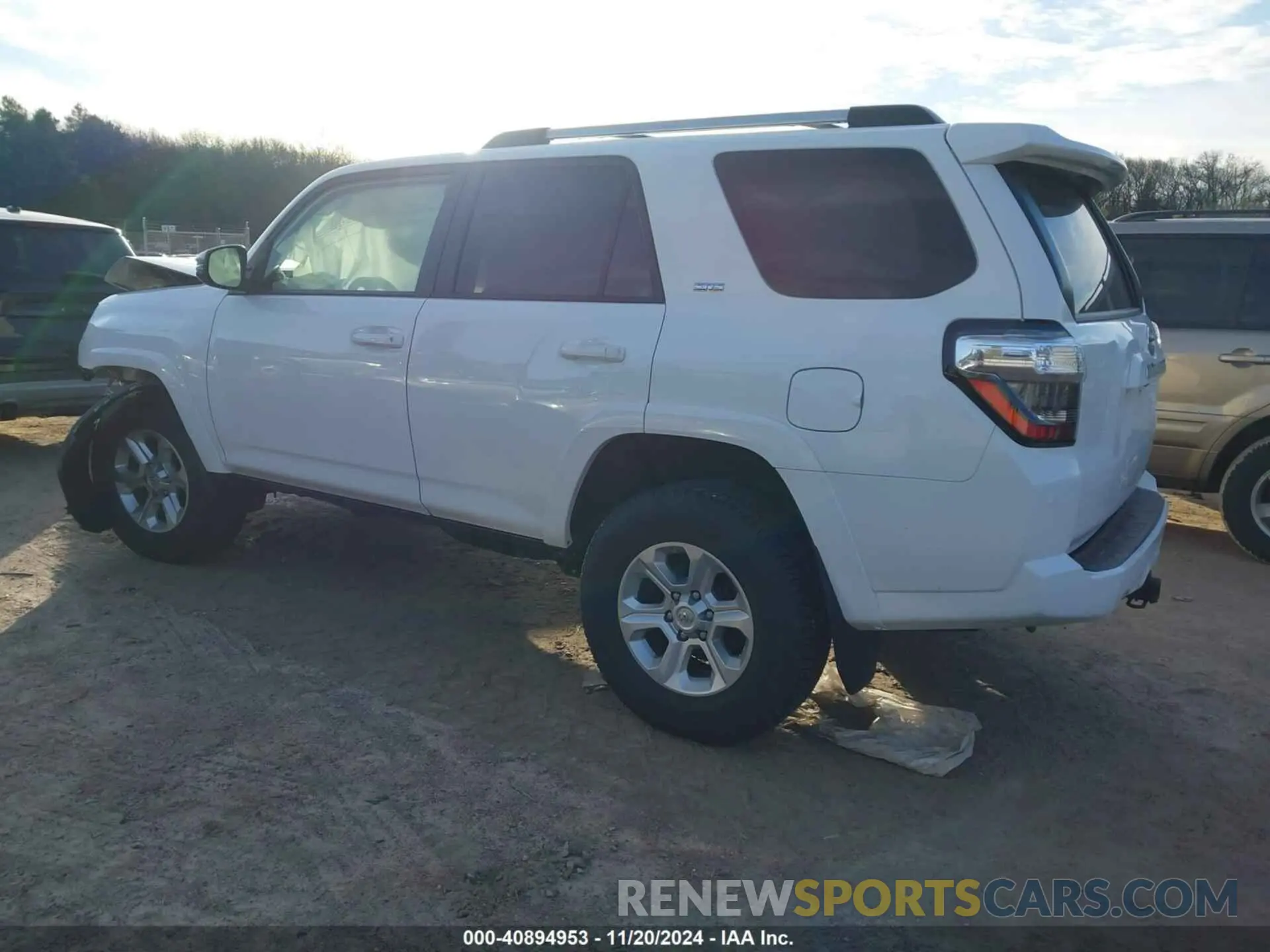 3 fotografías del automóvil dañado JTENU5JR6M5901494 TOYOTA 4RUNNER 2021
