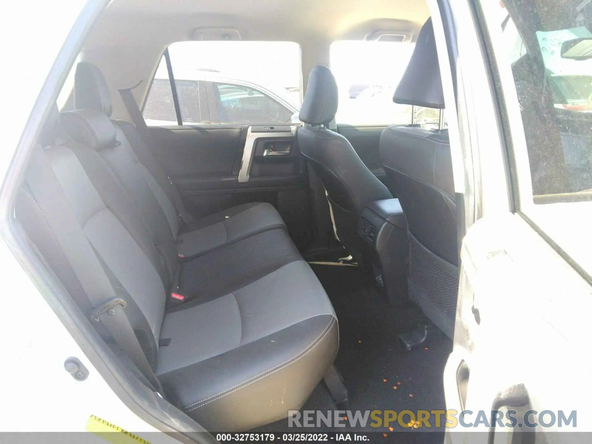 8 fotografías del automóvil dañado JTENU5JR6M5903553 TOYOTA 4RUNNER 2021