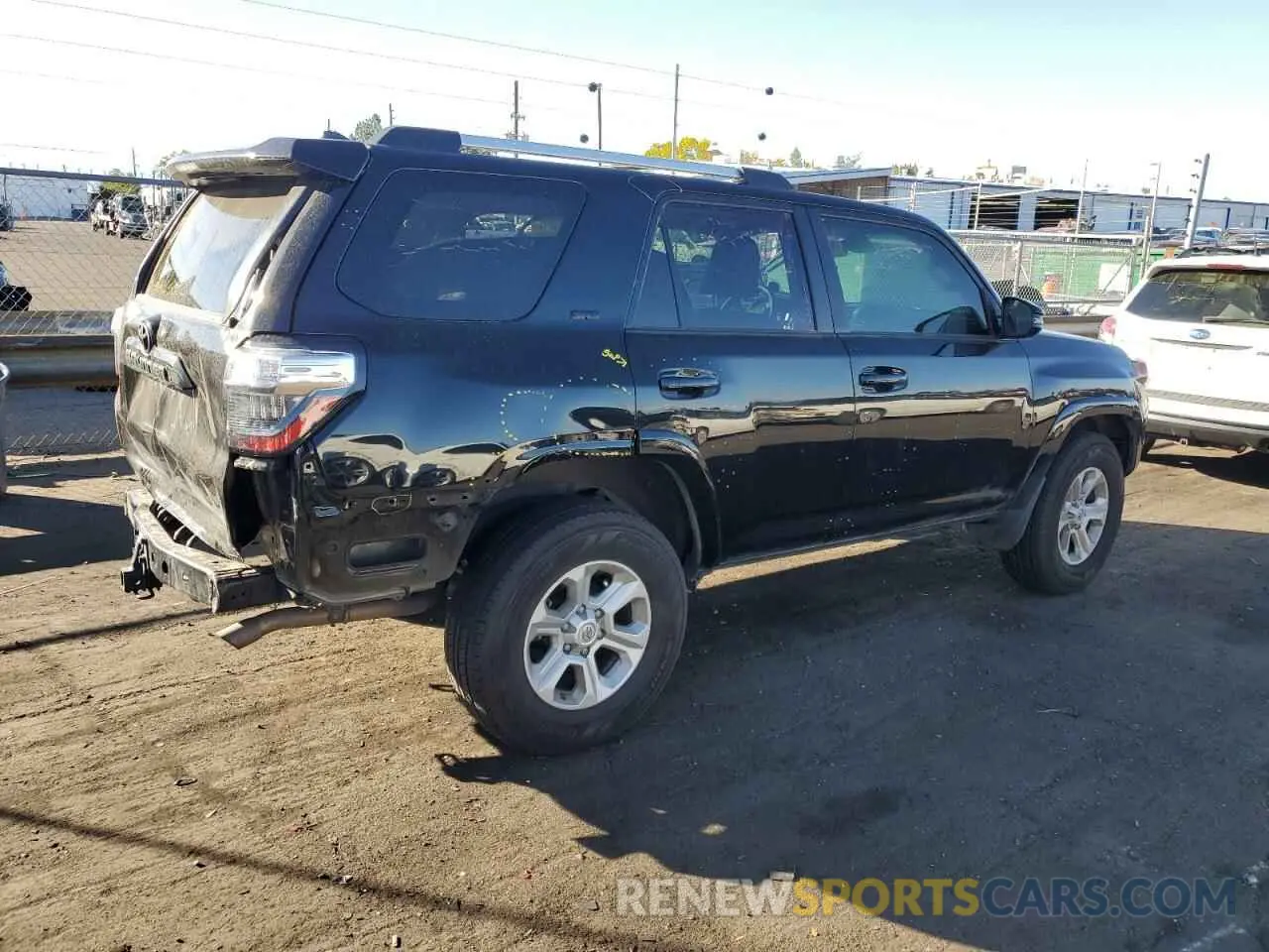 3 fotografías del automóvil dañado JTENU5JR7M5861233 TOYOTA 4RUNNER 2021