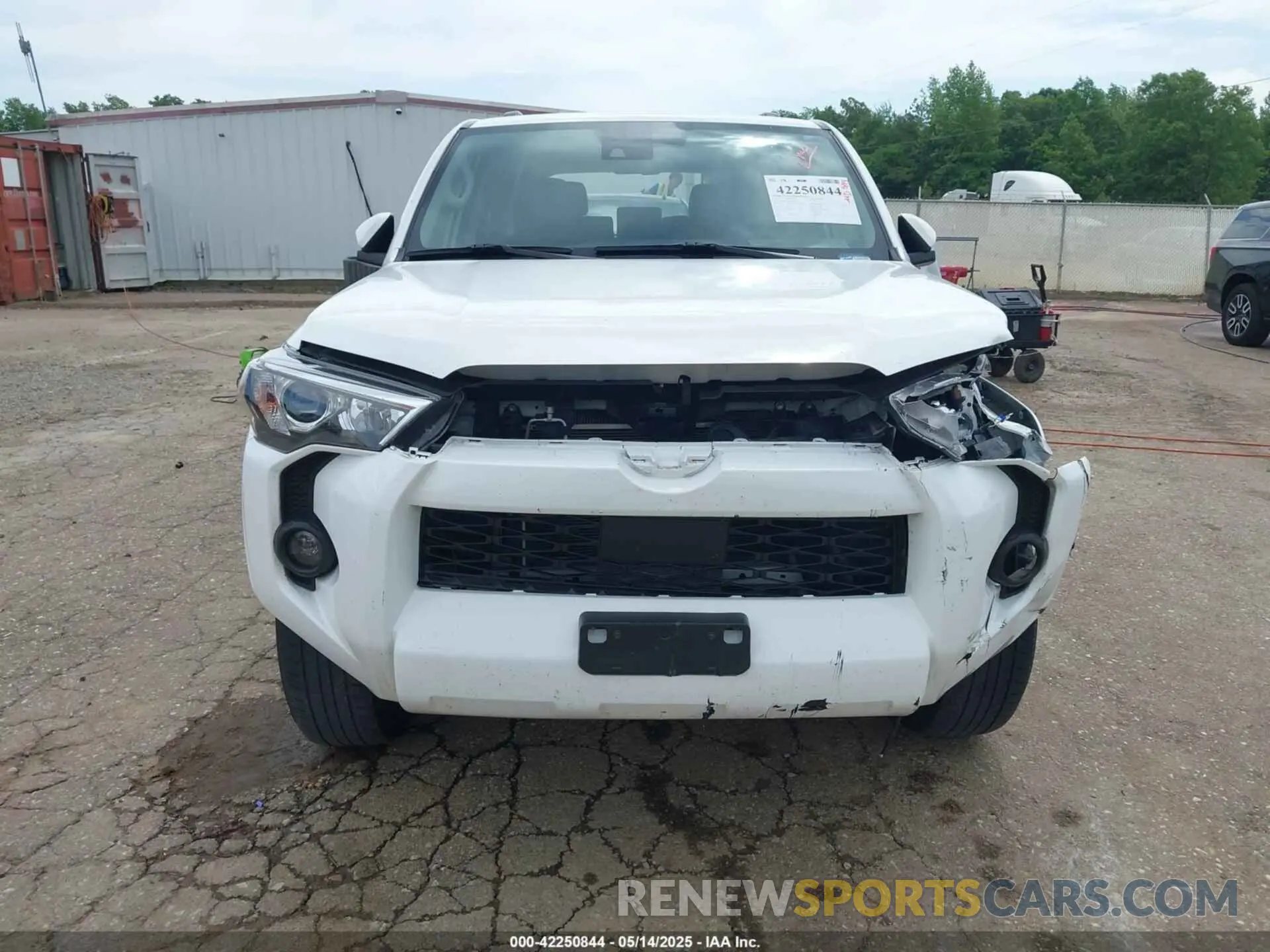 12 fotografías del automóvil dañado JTENU5JR7M5882244 TOYOTA 4RUNNER 2021