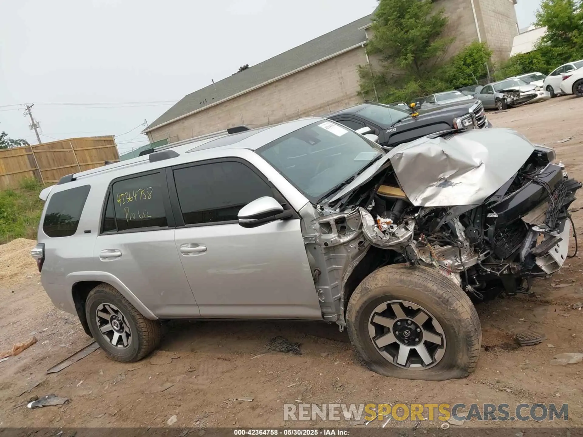 13 fotografías del automóvil dañado JTENU5JR7M5941650 TOYOTA 4RUNNER 2021