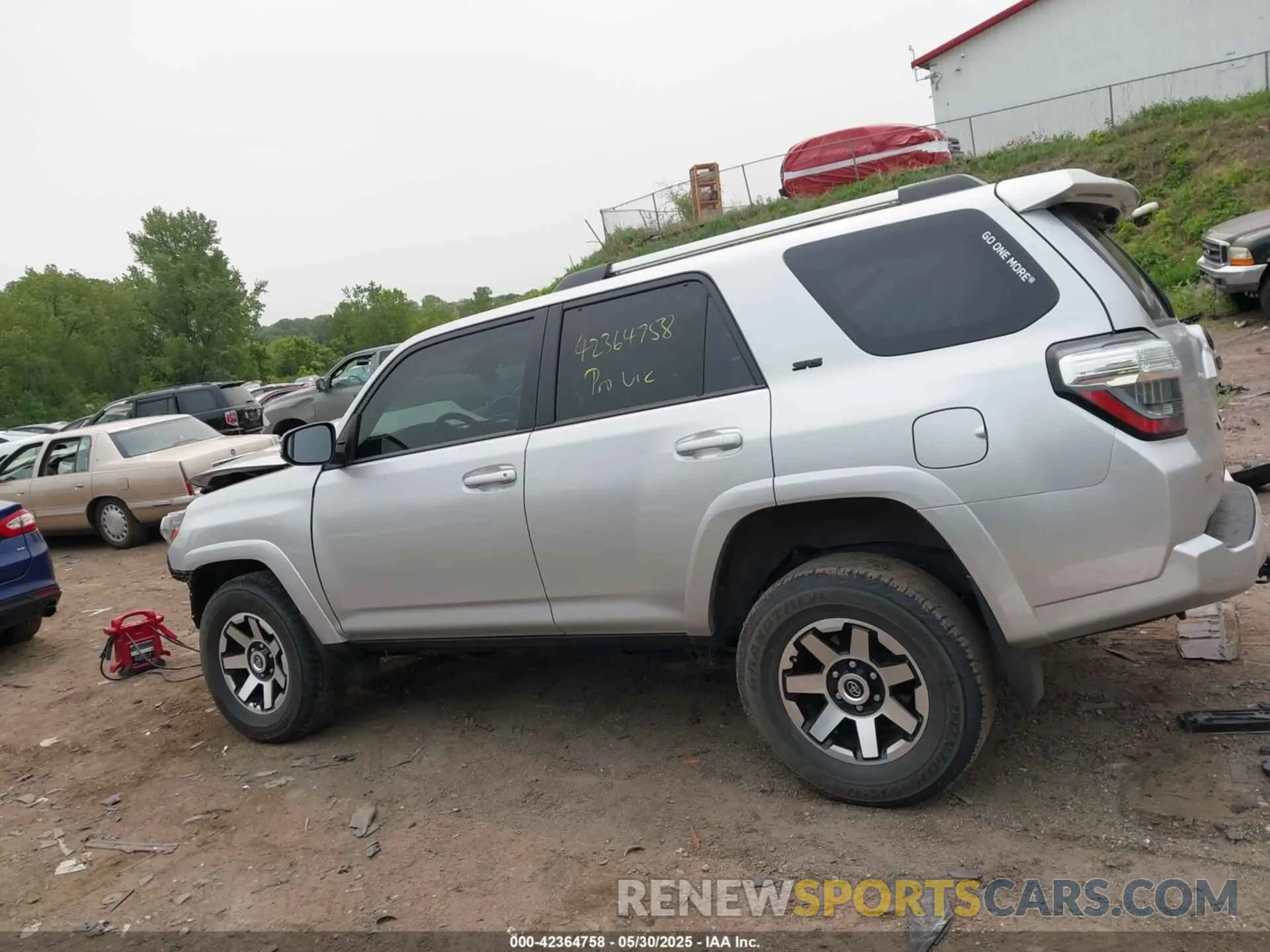 14 fotografías del automóvil dañado JTENU5JR7M5941650 TOYOTA 4RUNNER 2021
