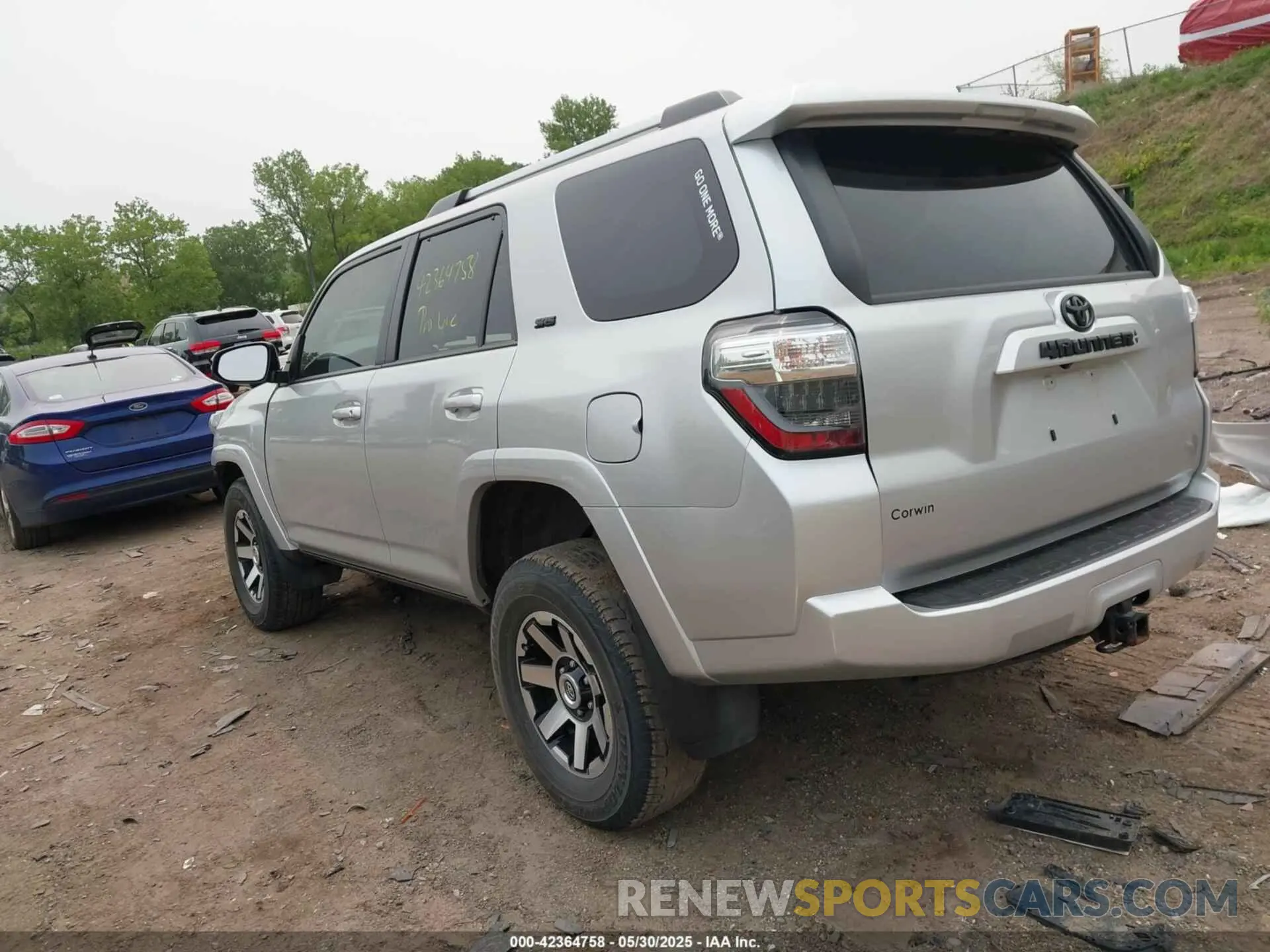 3 fotografías del automóvil dañado JTENU5JR7M5941650 TOYOTA 4RUNNER 2021