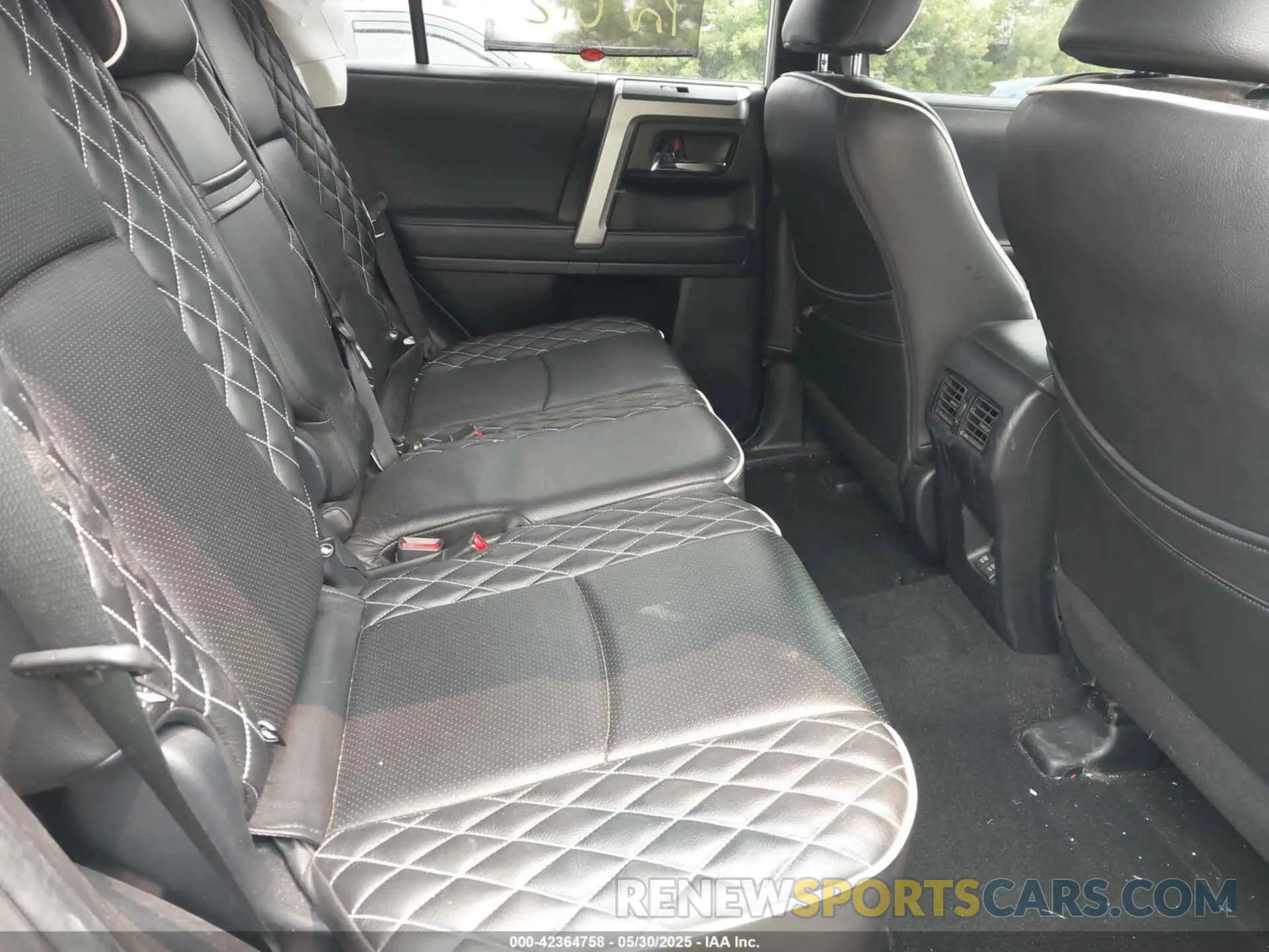 8 fotografías del automóvil dañado JTENU5JR7M5941650 TOYOTA 4RUNNER 2021